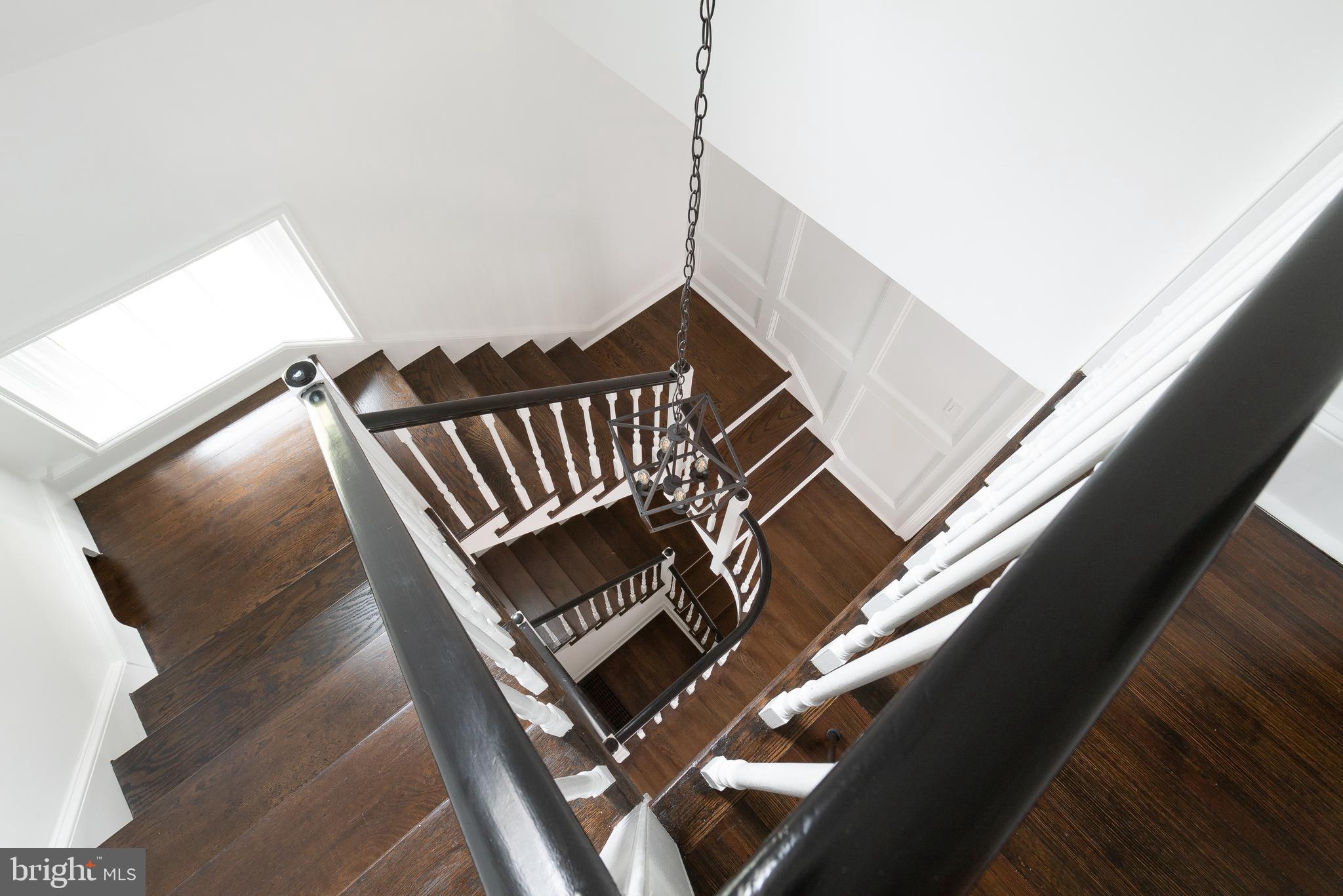 CHESTNUT HILL - Residential