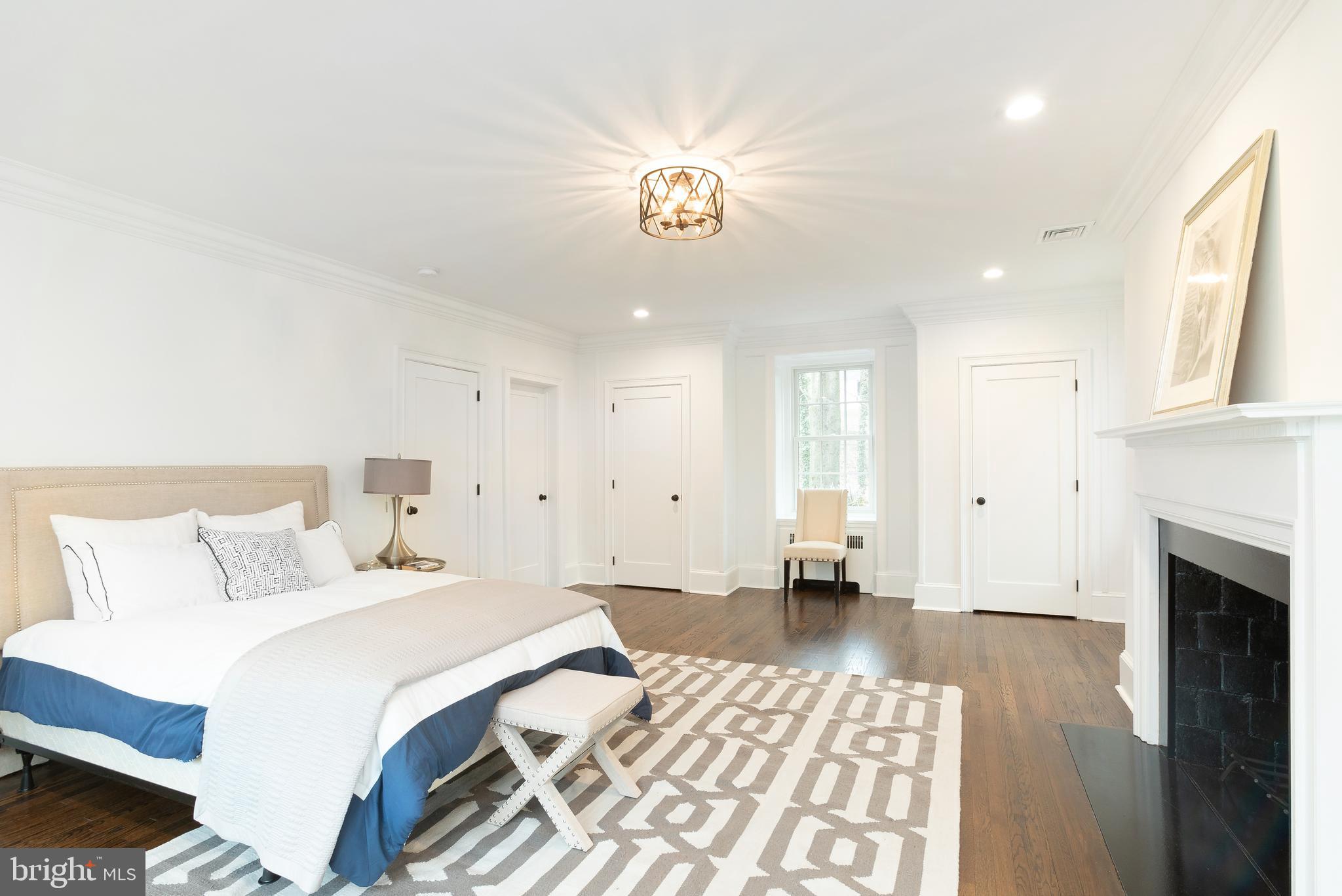 CHESTNUT HILL - Residential