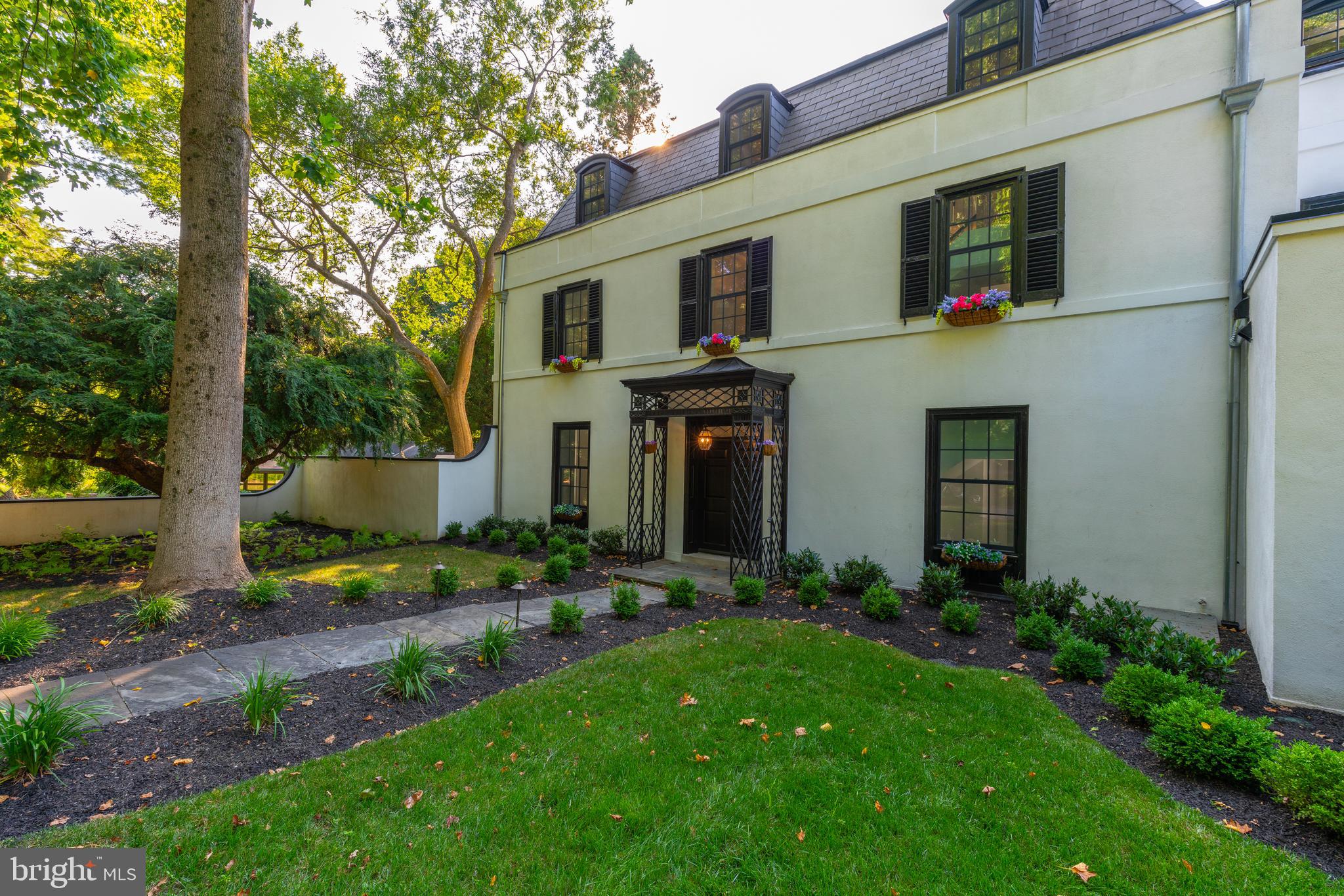 CHESTNUT HILL - Residential