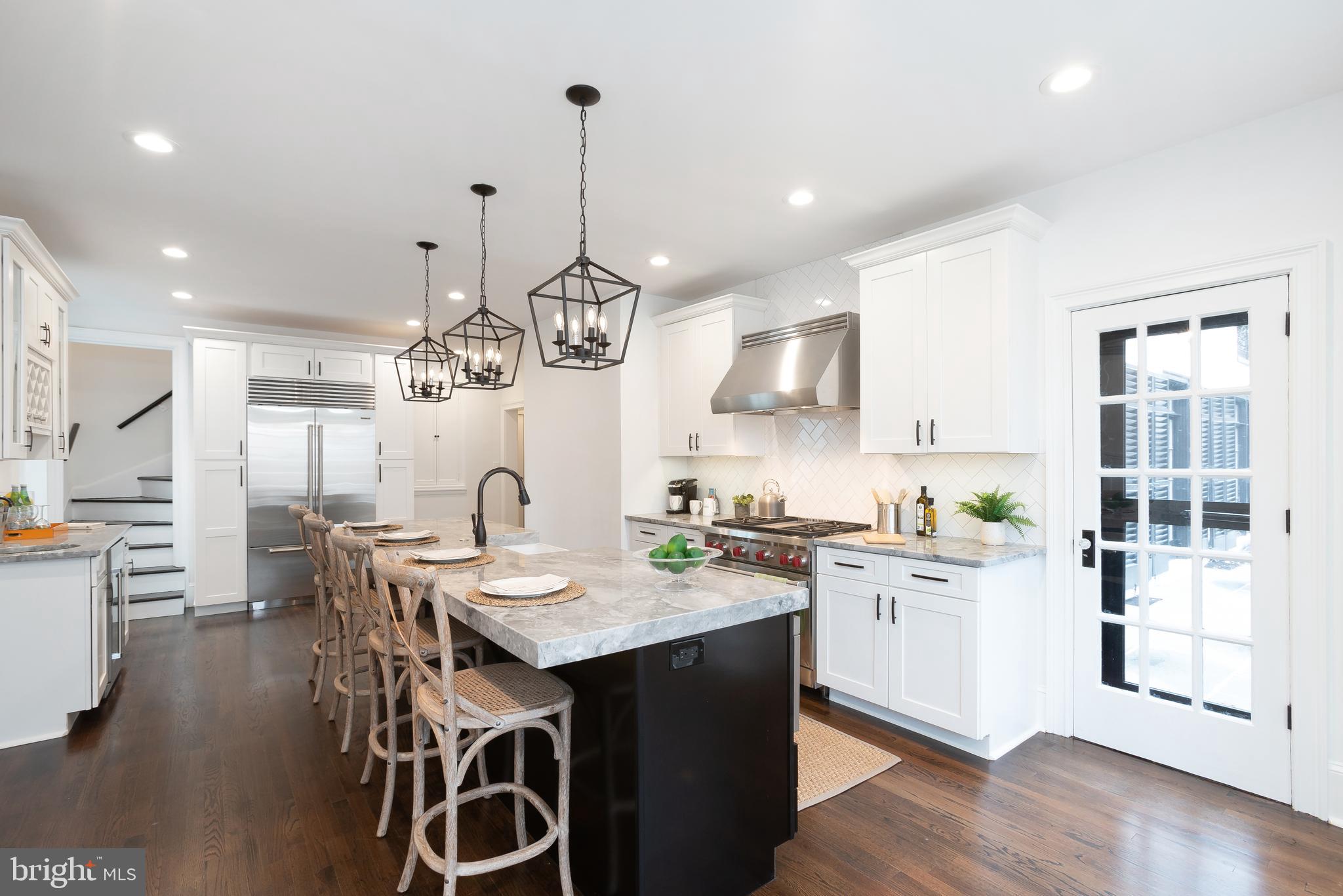 CHESTNUT HILL - Residential