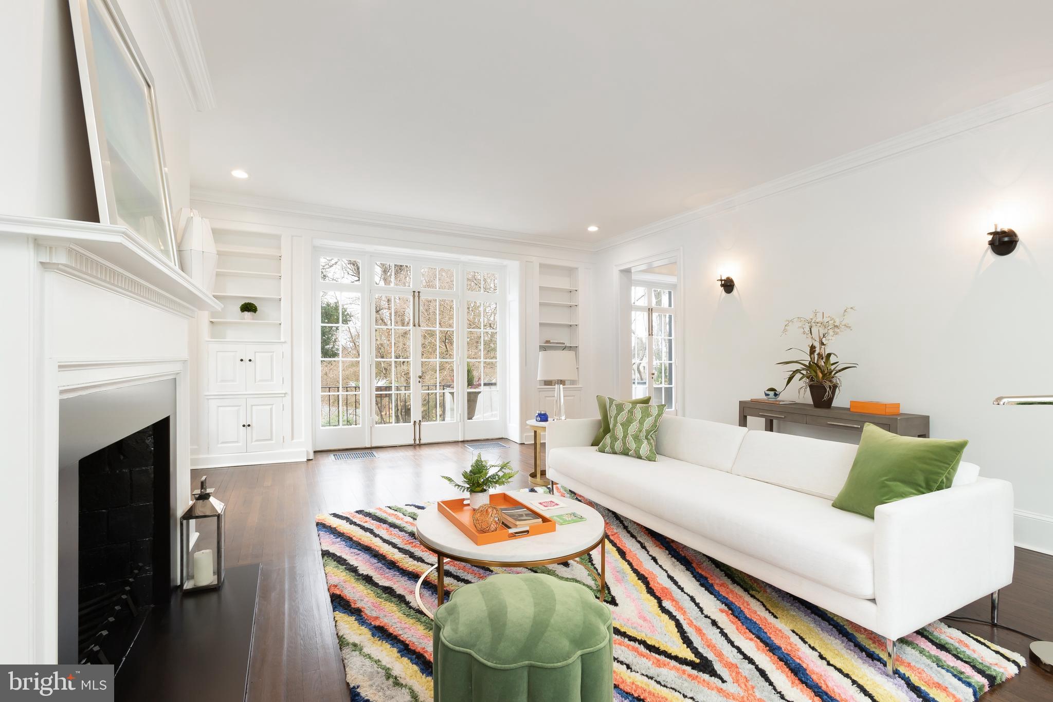 CHESTNUT HILL - Residential