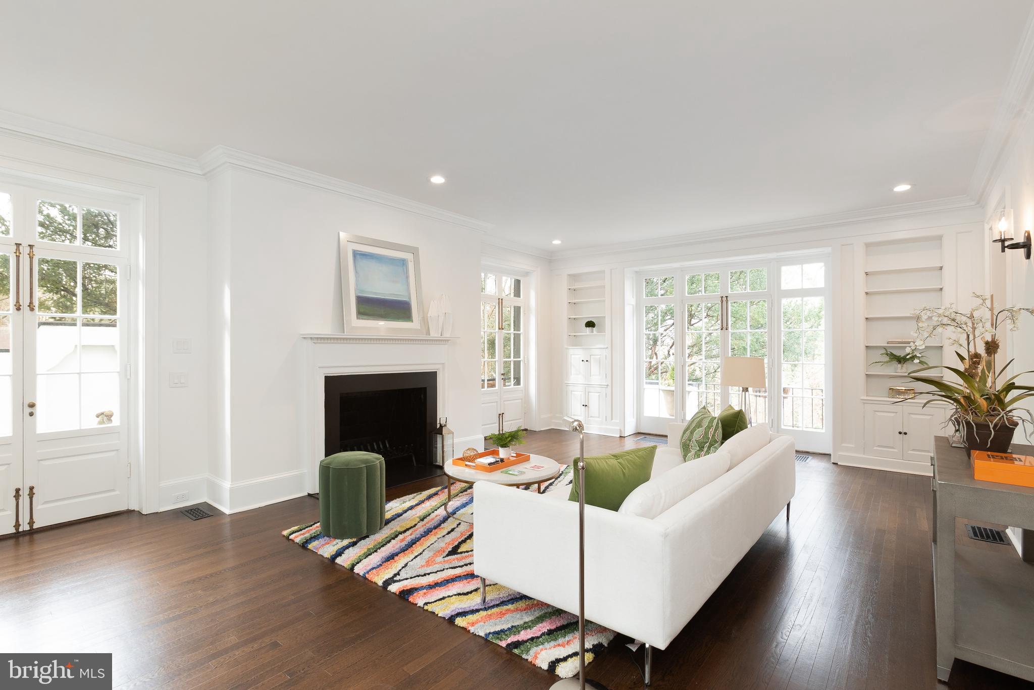 CHESTNUT HILL - Residential