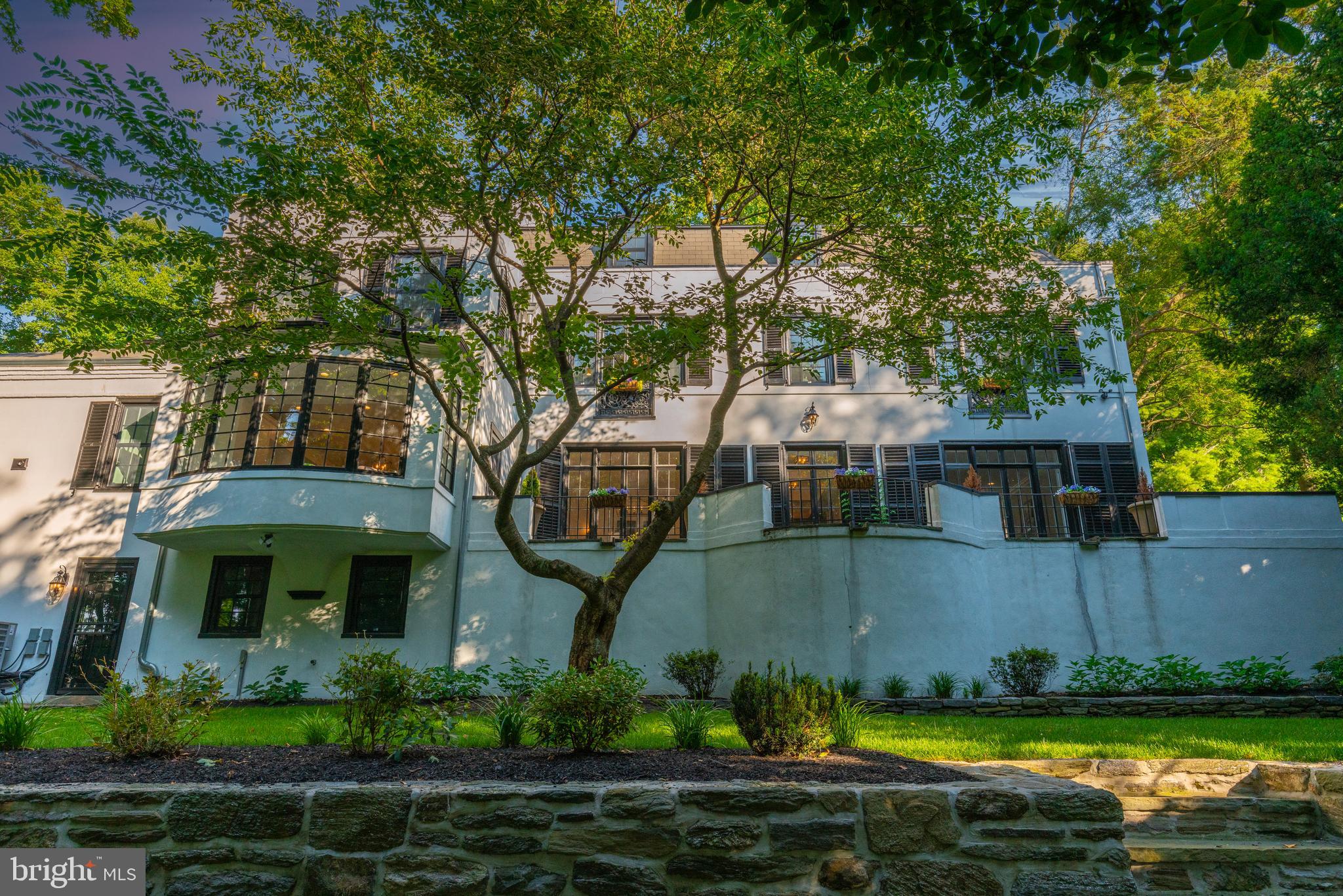 CHESTNUT HILL - Residential