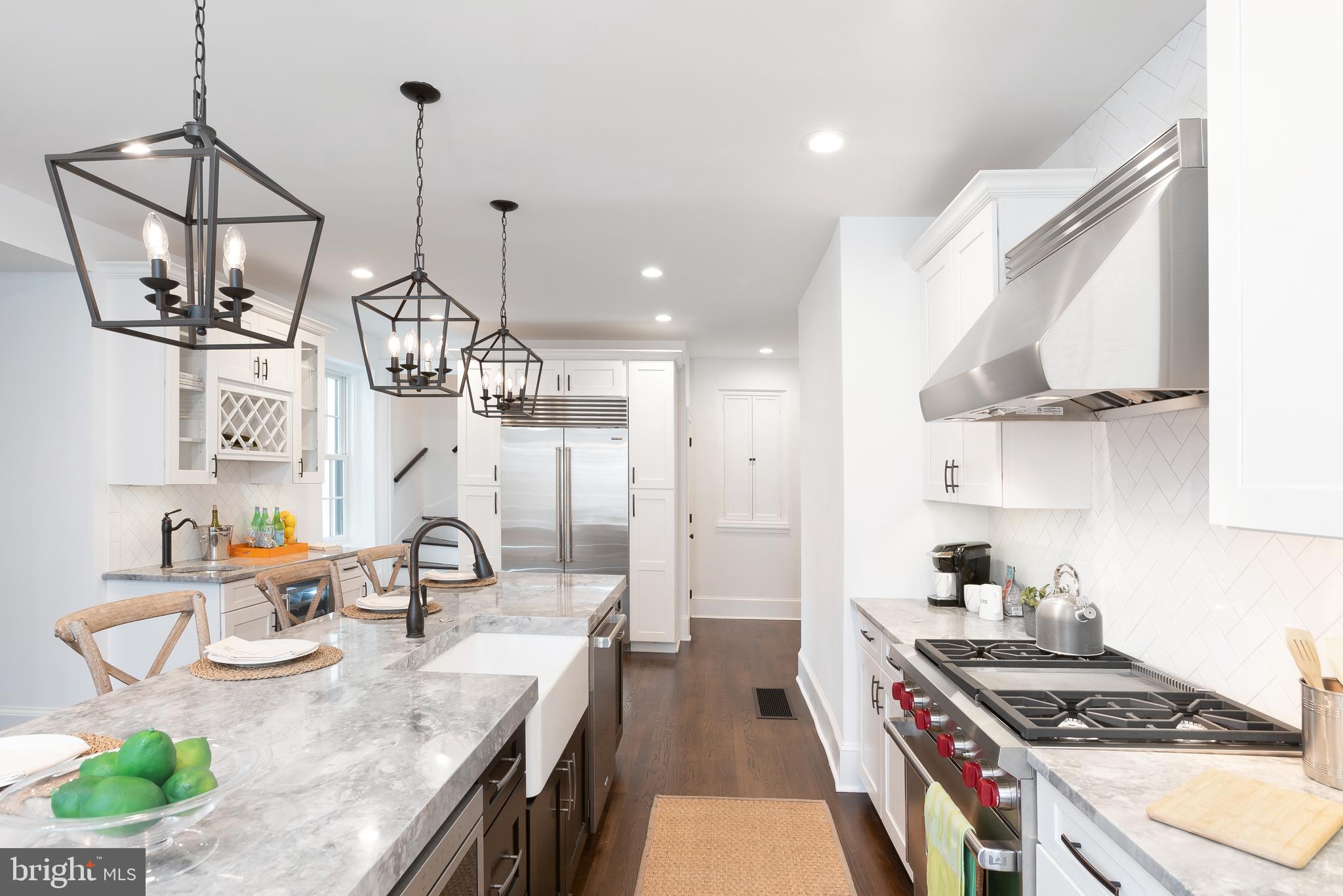 CHESTNUT HILL - Residential