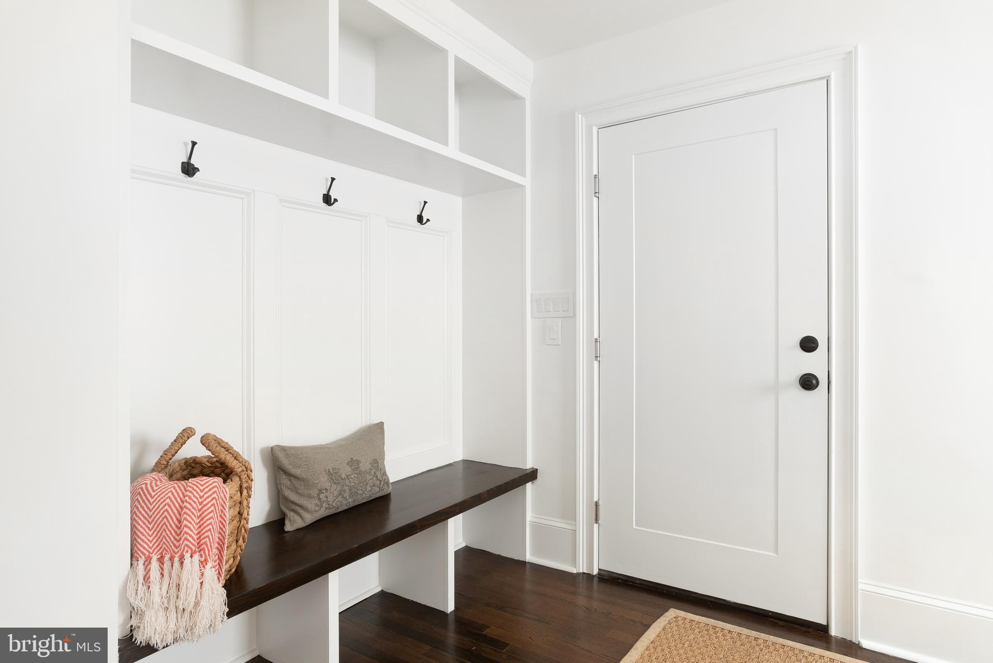 CHESTNUT HILL - Residential