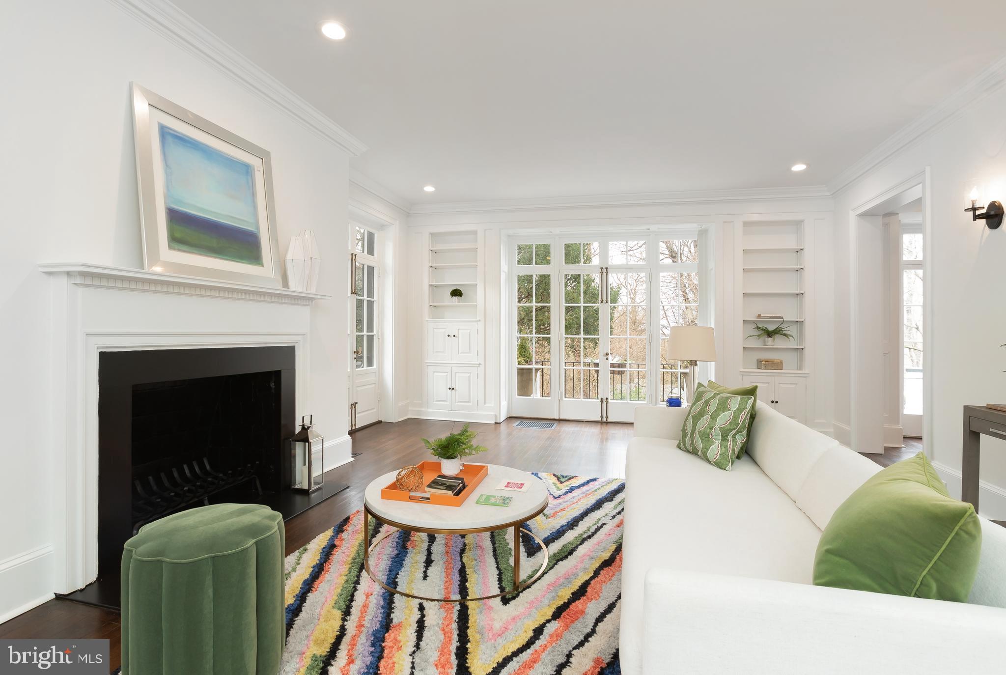 CHESTNUT HILL - Residential