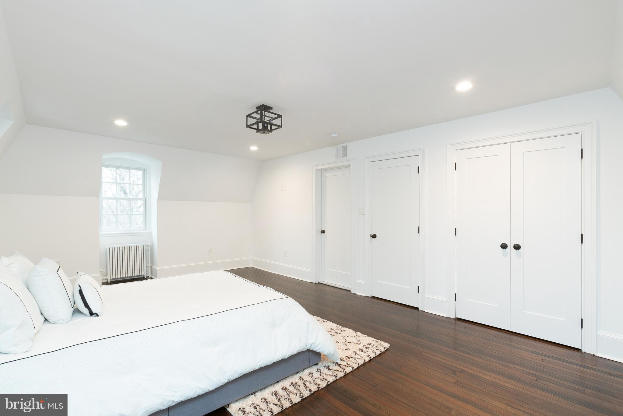 CHESTNUT HILL - Residential