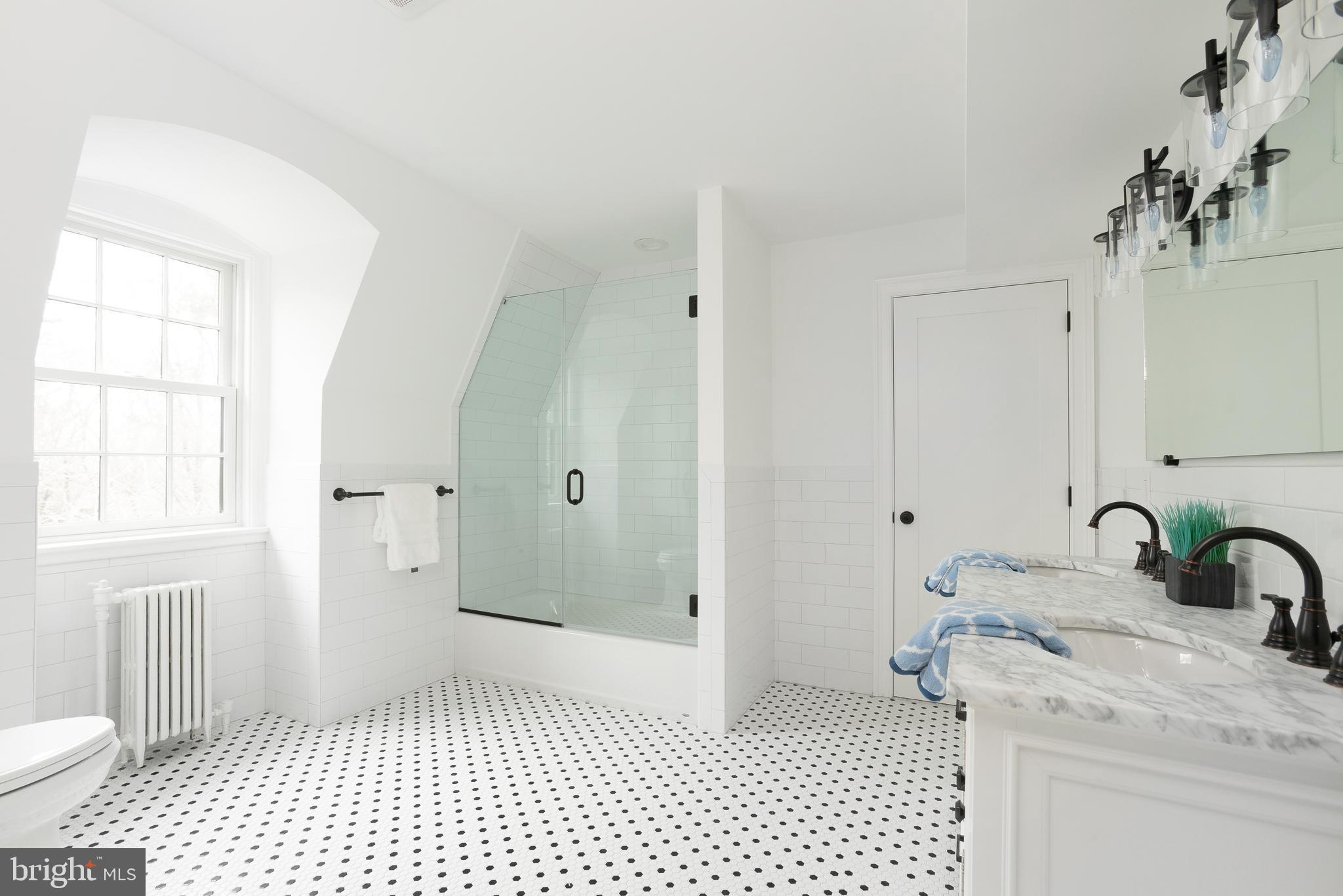 CHESTNUT HILL - Residential