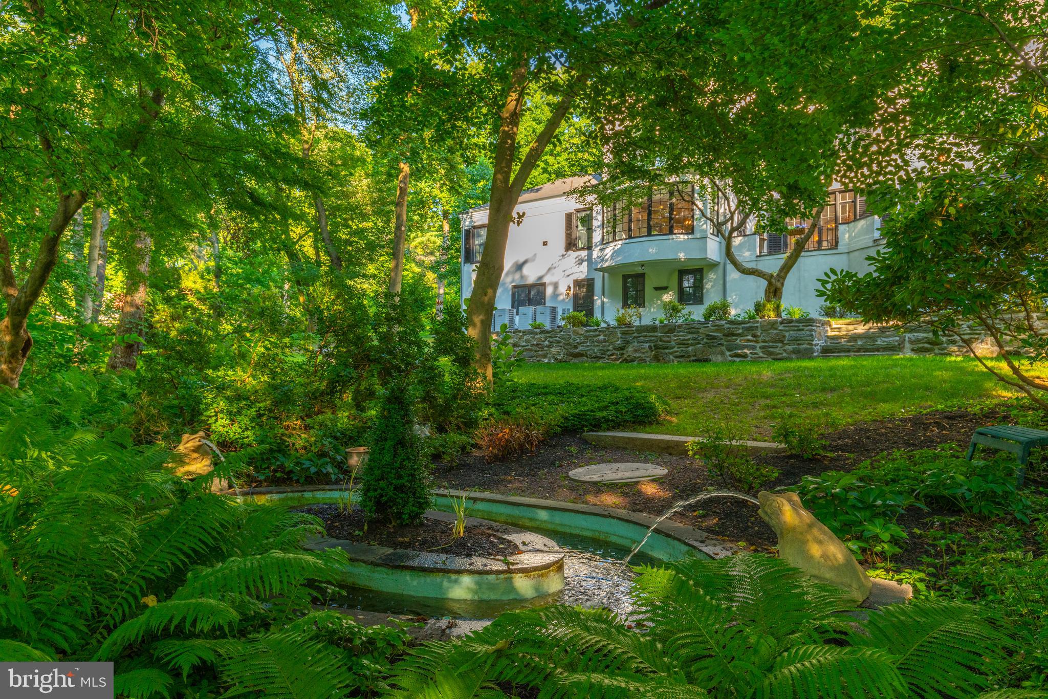 CHESTNUT HILL - Residential