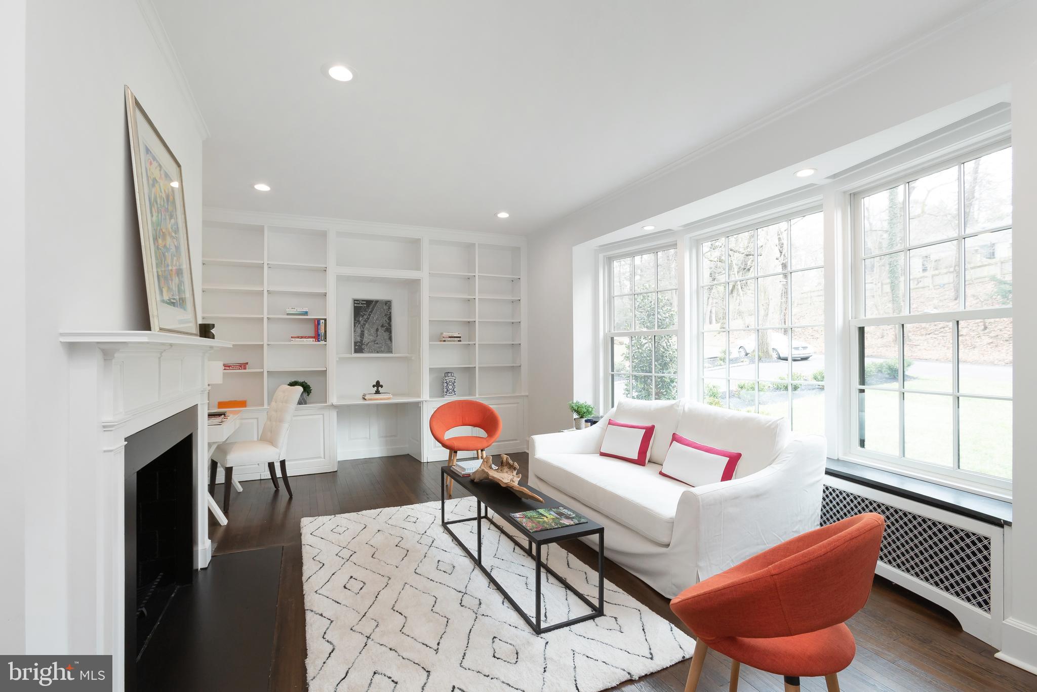 CHESTNUT HILL - Residential