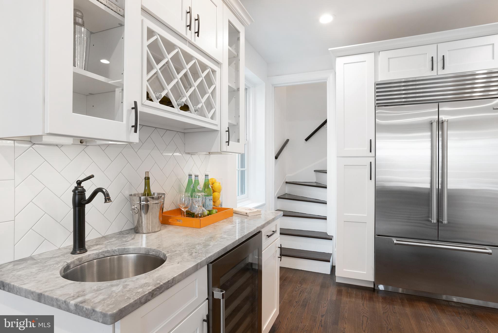 CHESTNUT HILL - Residential