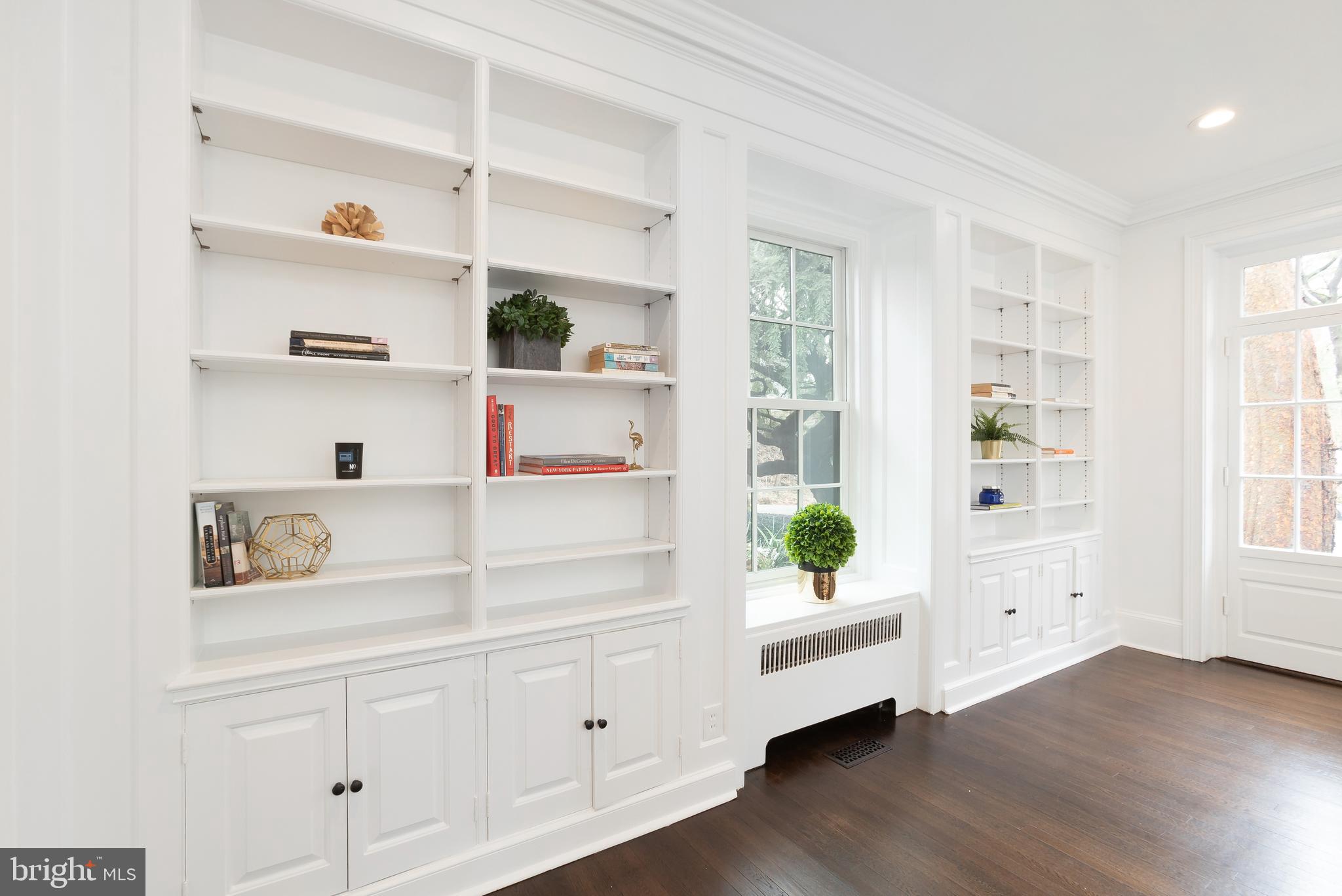 CHESTNUT HILL - Residential