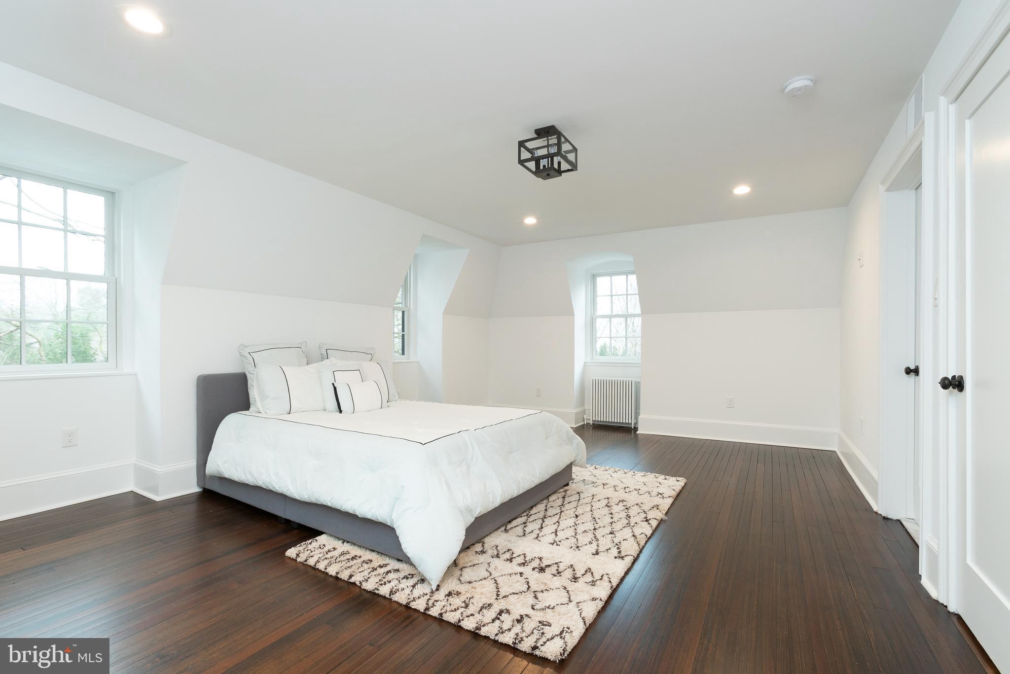 CHESTNUT HILL - Residential