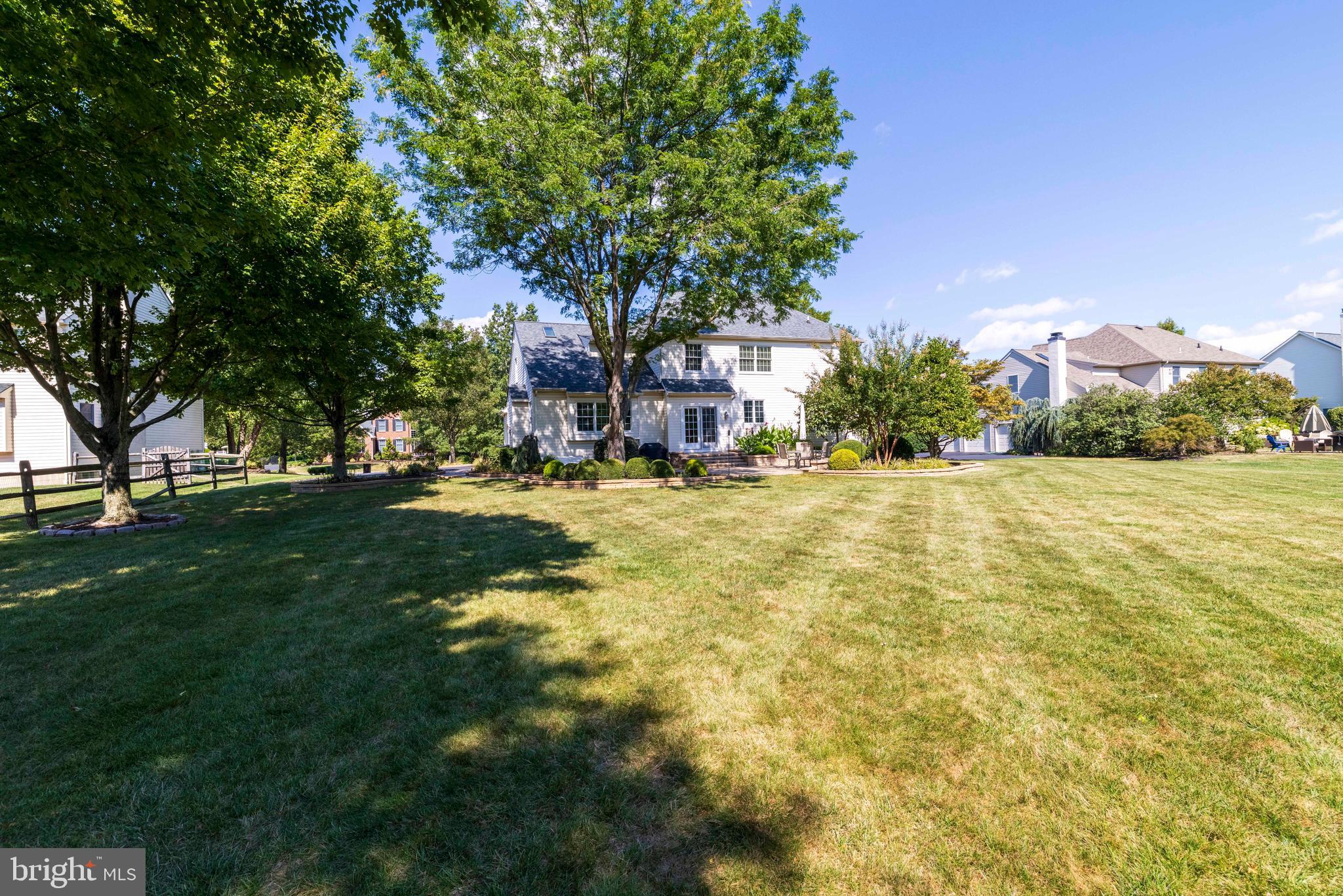 KINGSTON KNOLL - Residential