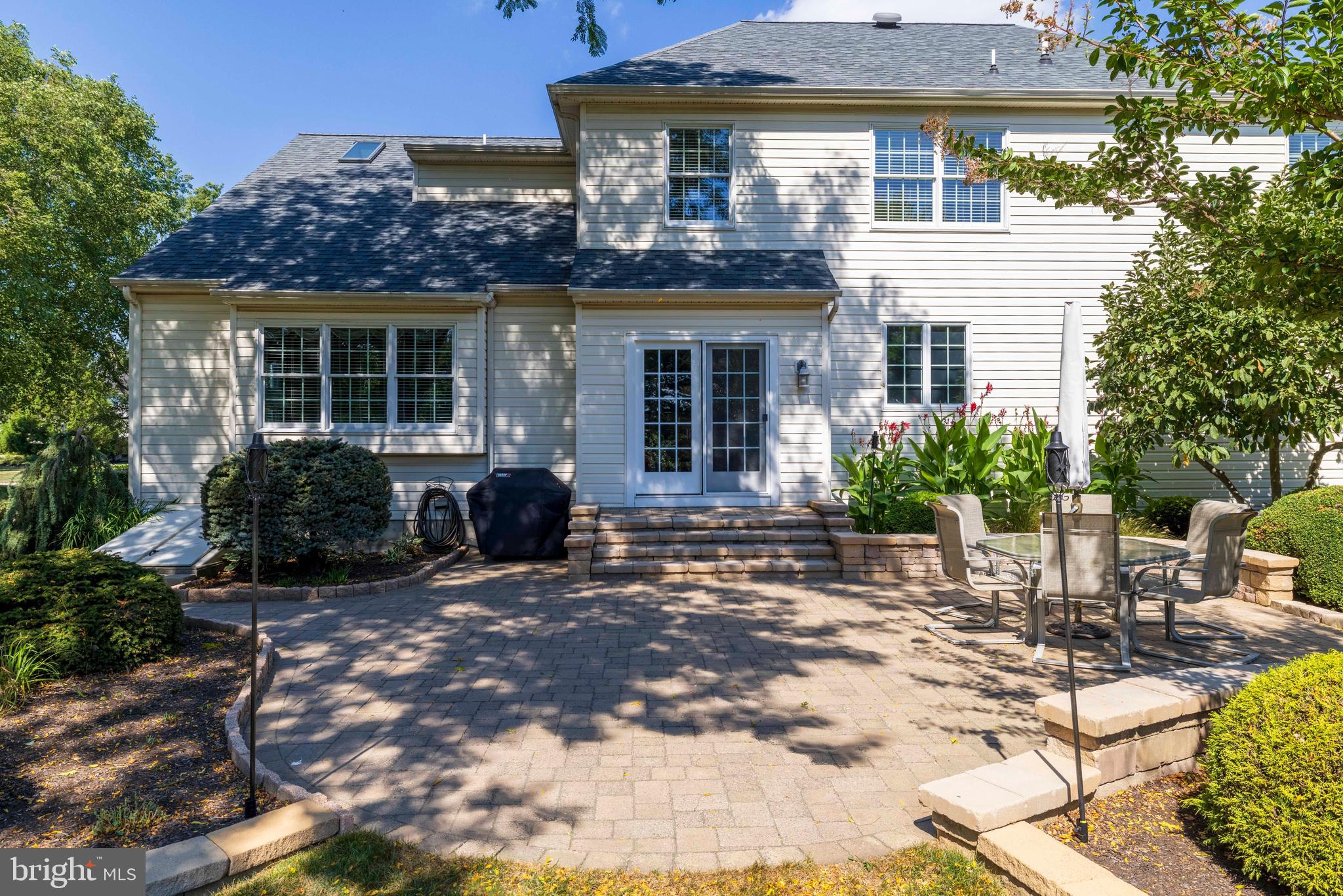 KINGSTON KNOLL - Residential