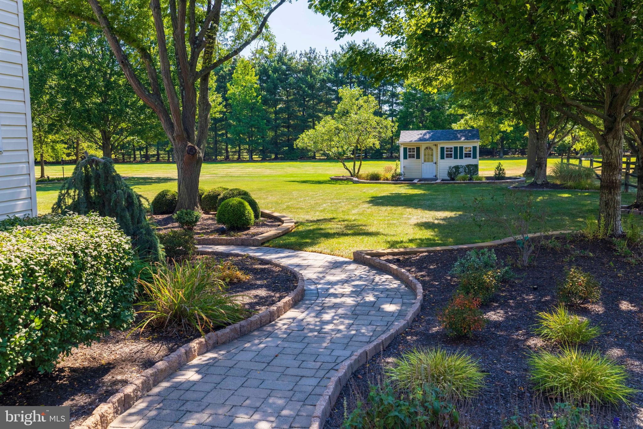 KINGSTON KNOLL - Residential