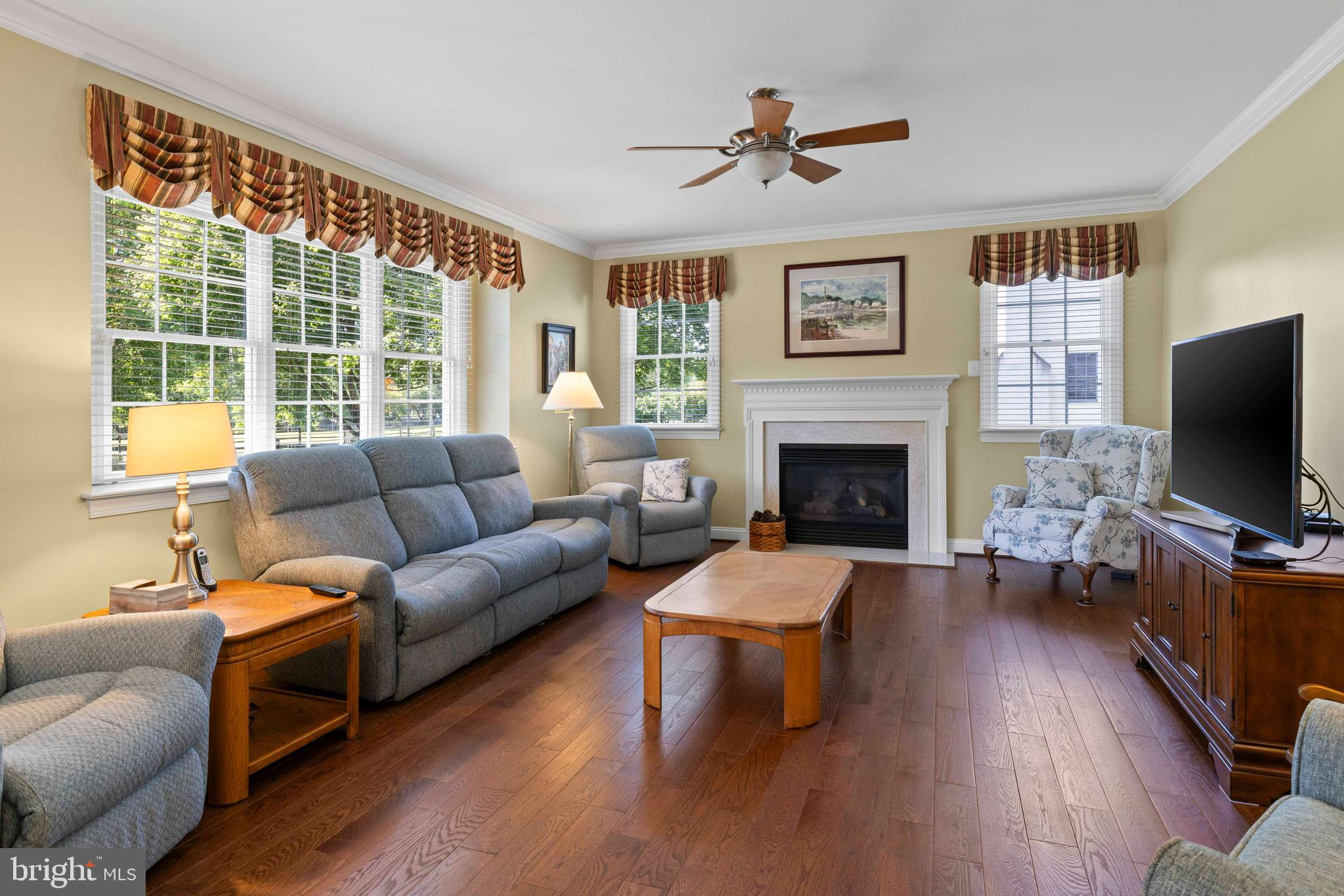 KINGSTON KNOLL - Residential