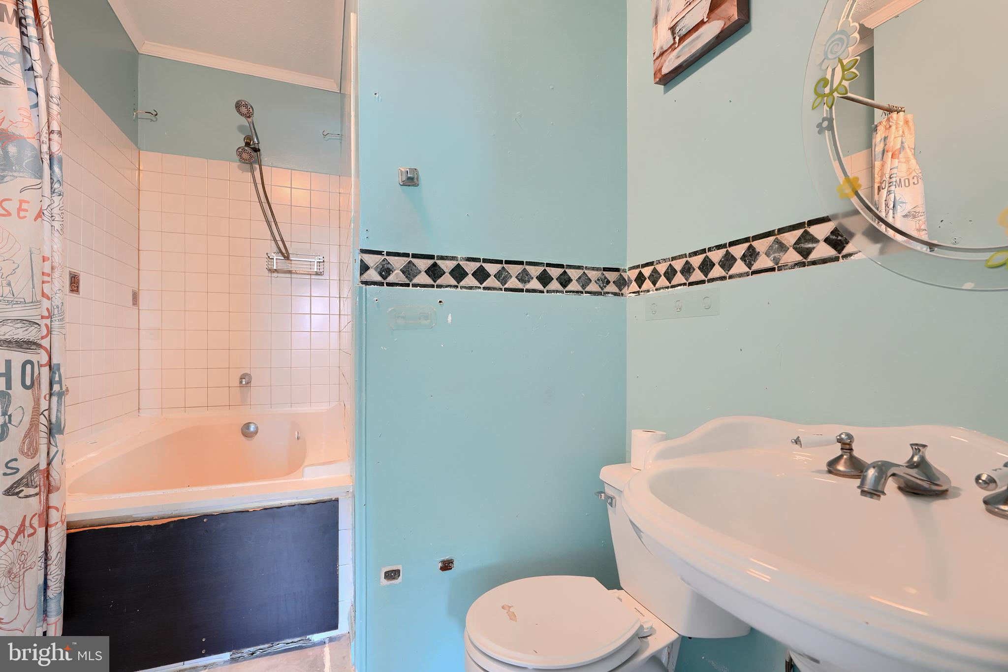 CHARLES VILLAGE - Residential Income