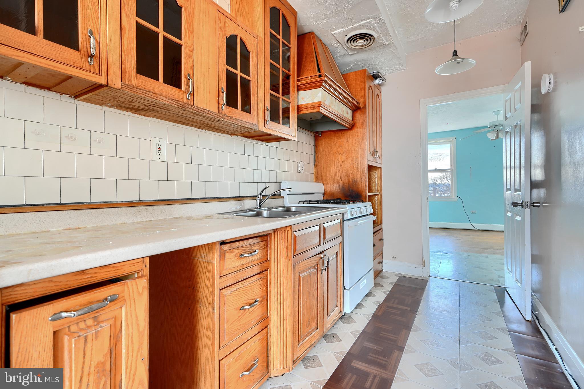 CHARLES VILLAGE - Residential Income