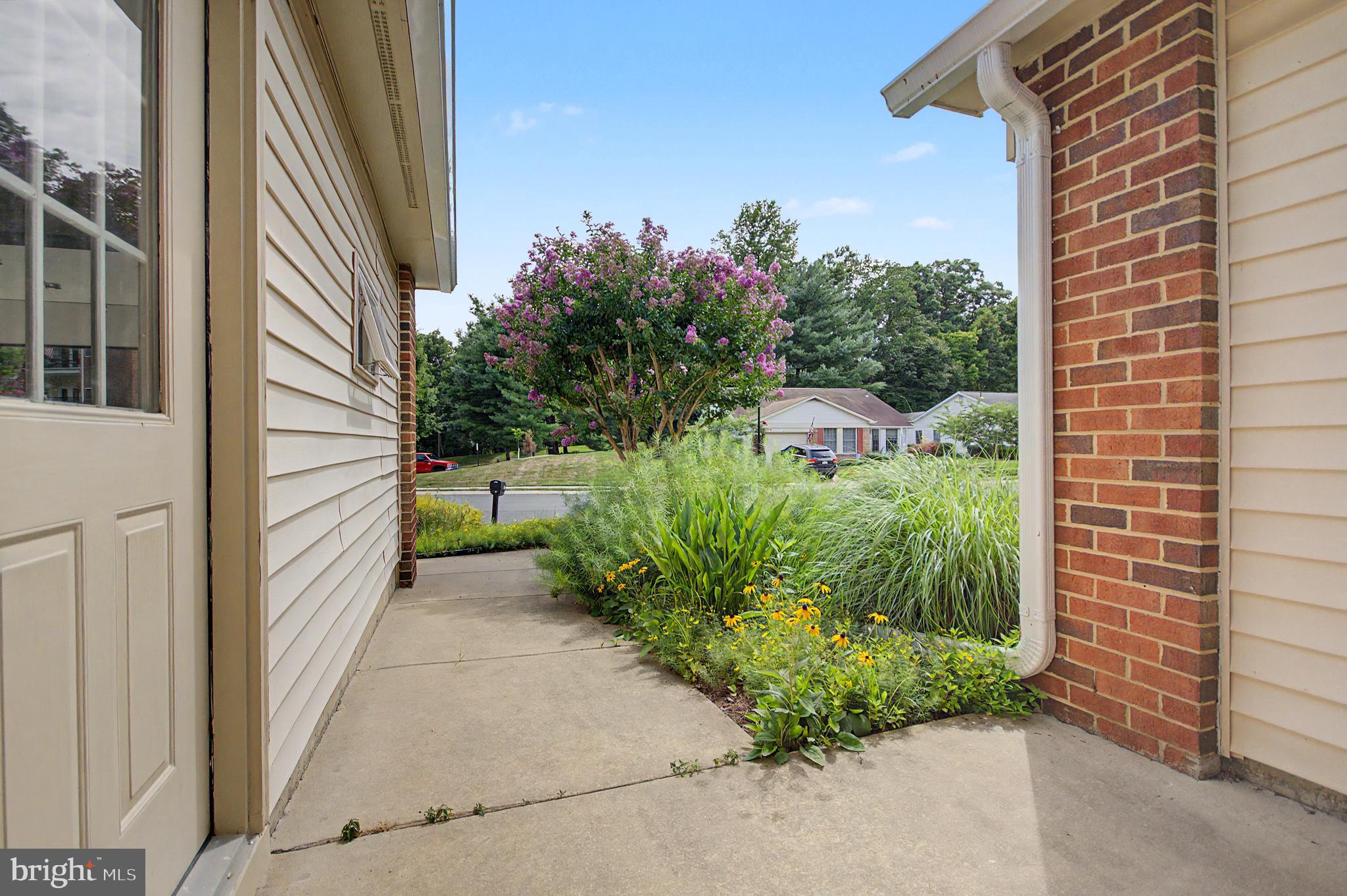 804 COXSWAIN WAY
