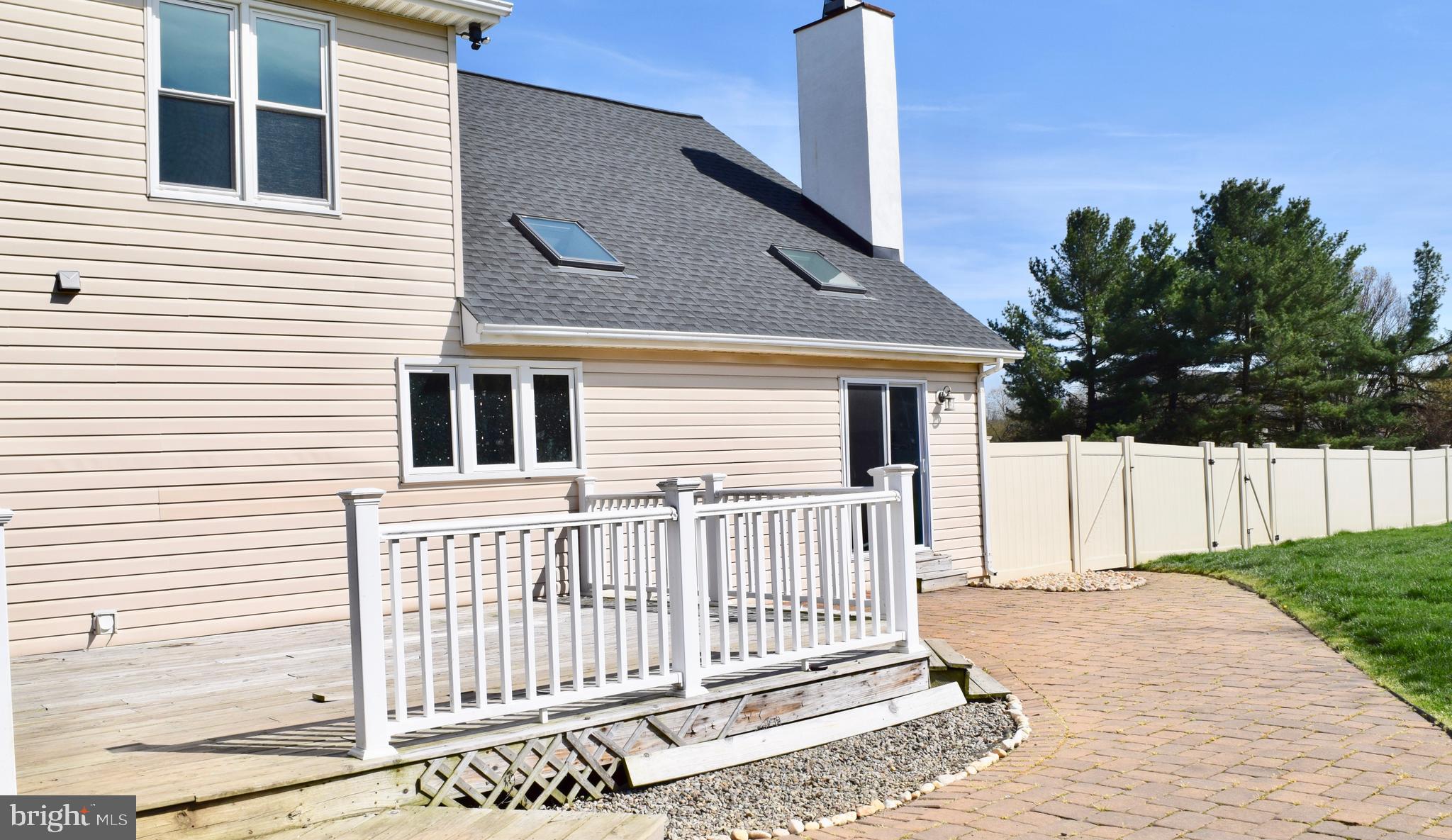 MEADOW WOODS - Residential