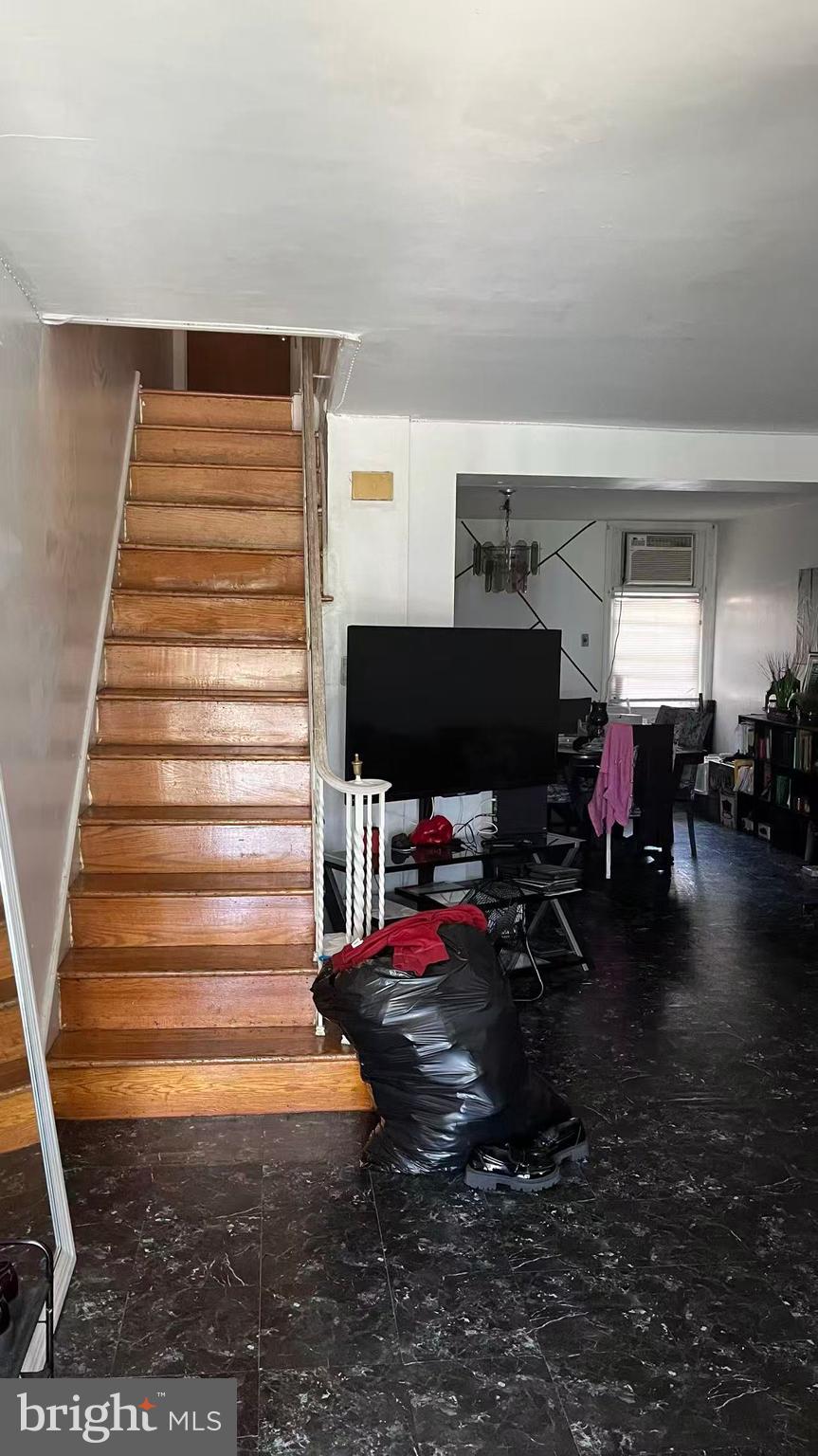 PHILADELPHIA (NORTHEAST) - Residential