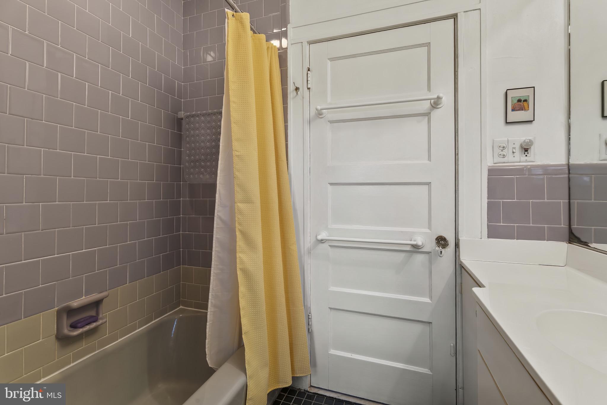 MOUNT WASHINGTON - Residential