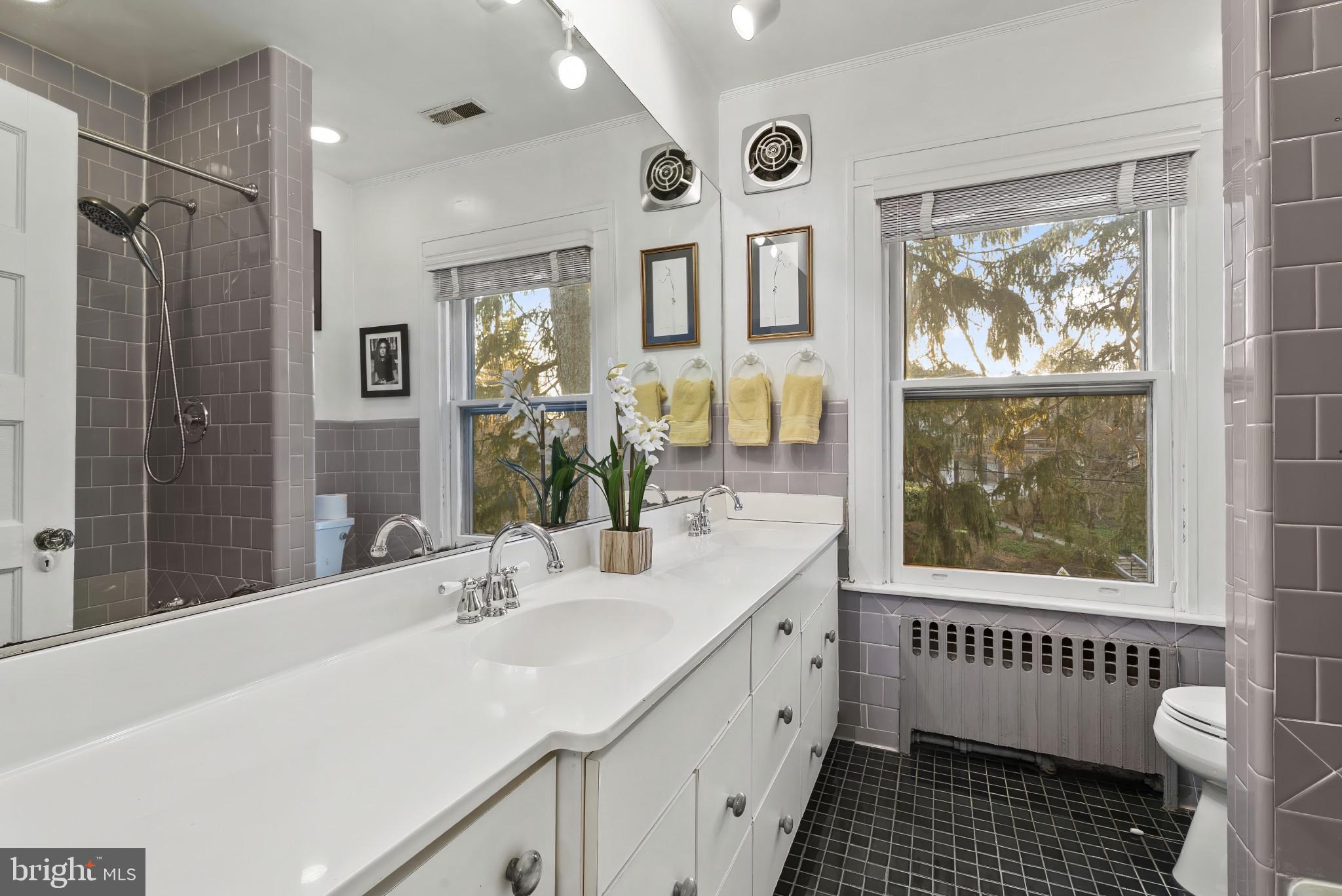 MOUNT WASHINGTON - Residential