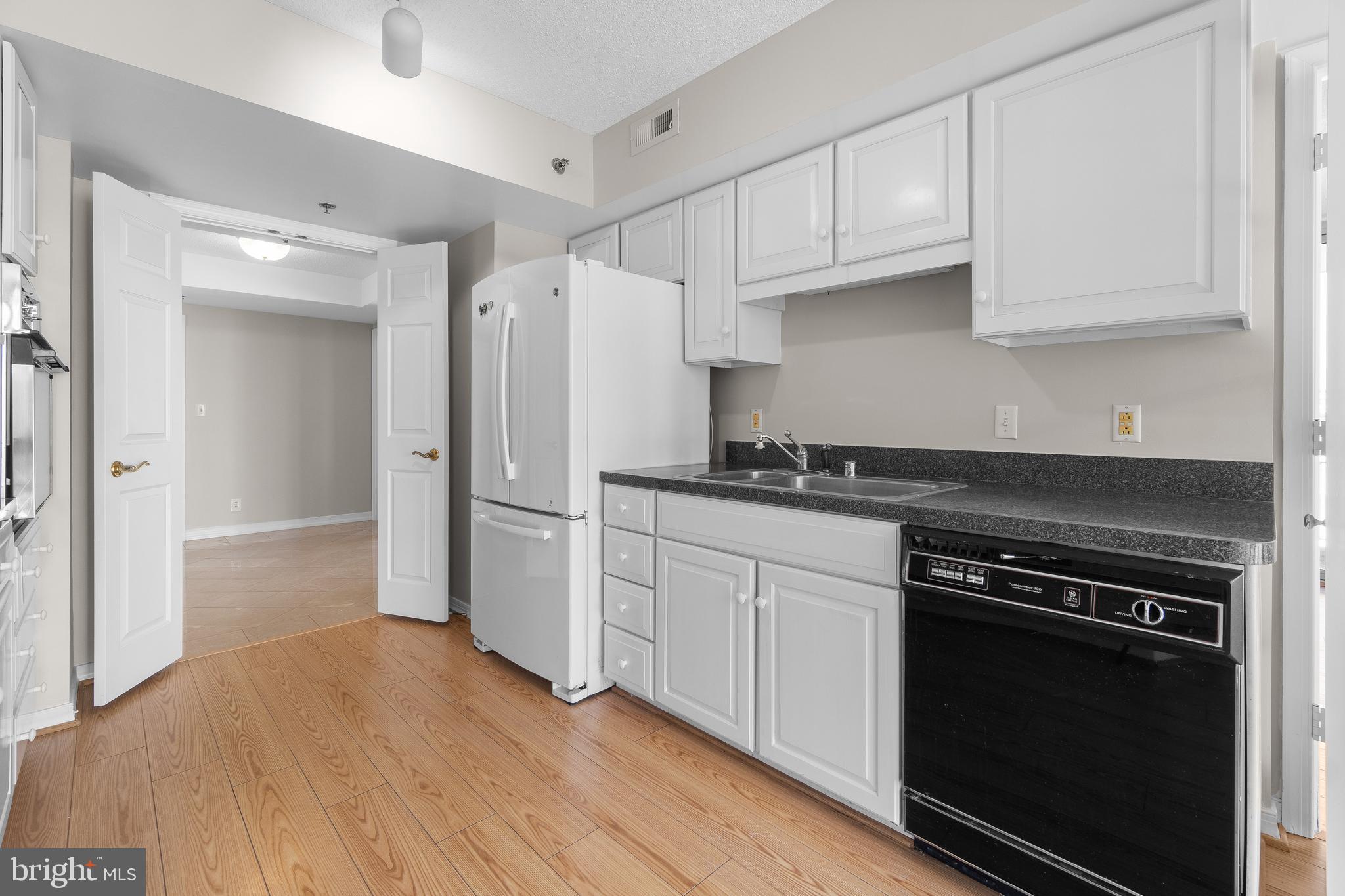 THE WISCONSIN - Residential