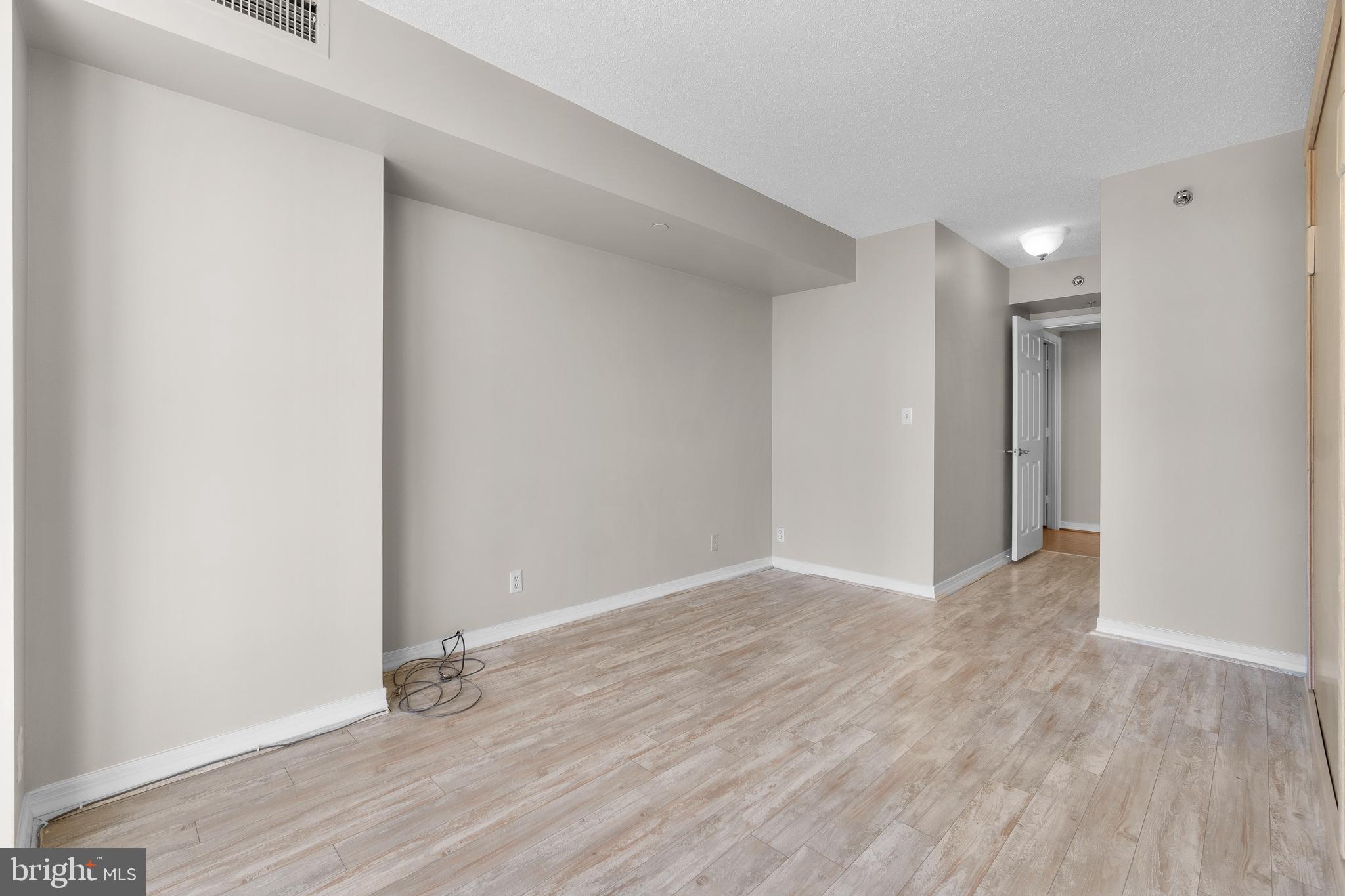 THE WISCONSIN - Residential