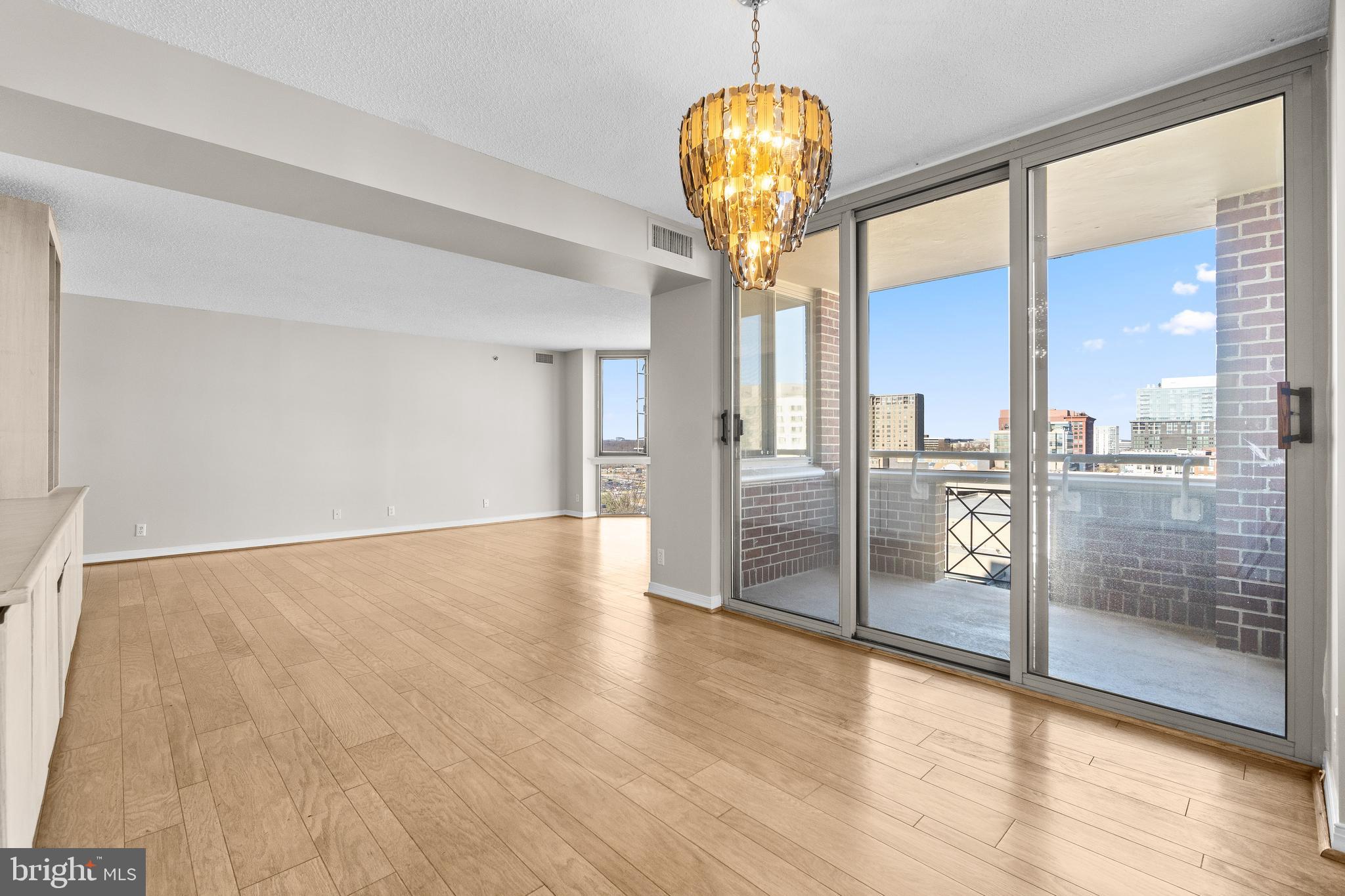 THE WISCONSIN - Residential