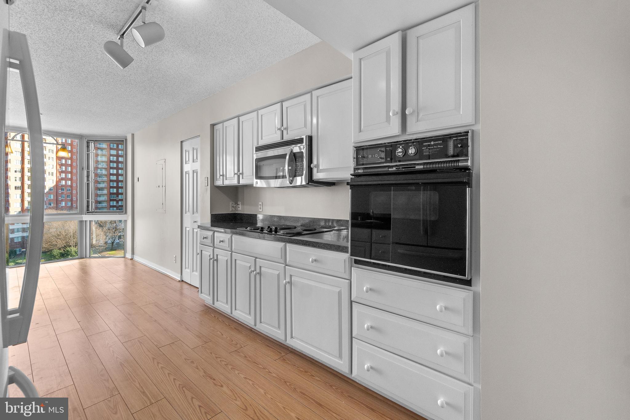 THE WISCONSIN - Residential