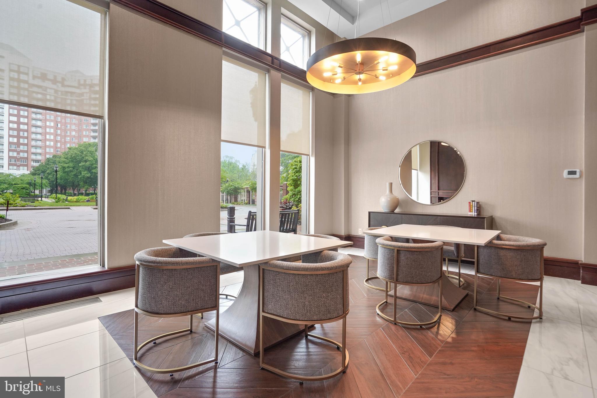 THE WISCONSIN - Residential