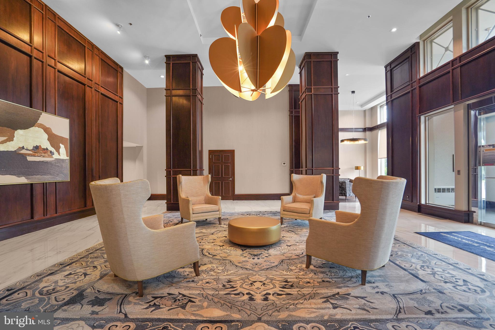 THE WISCONSIN - Residential