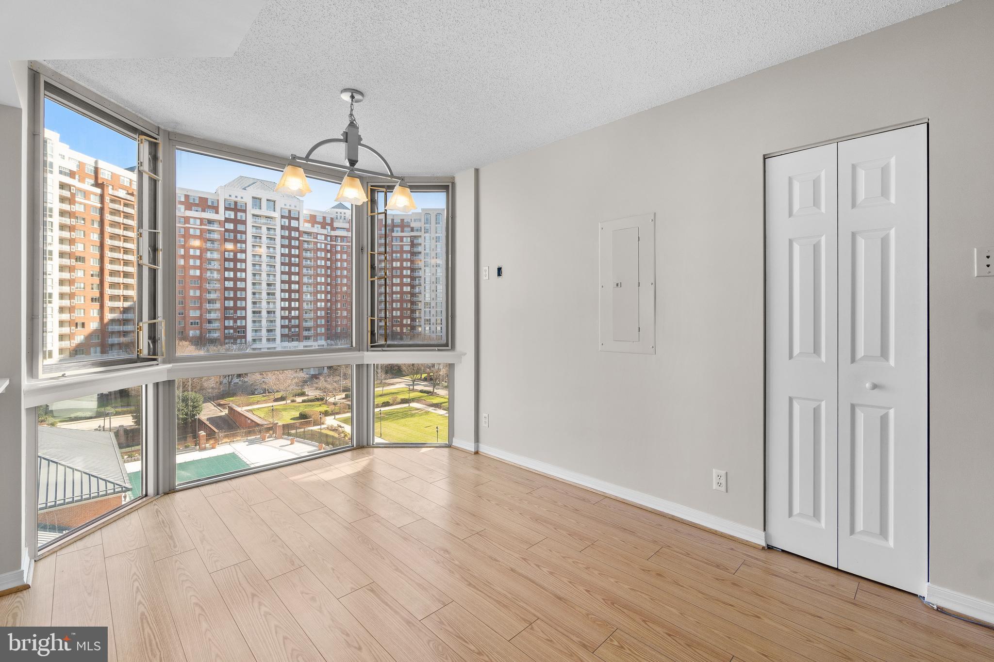 THE WISCONSIN - Residential