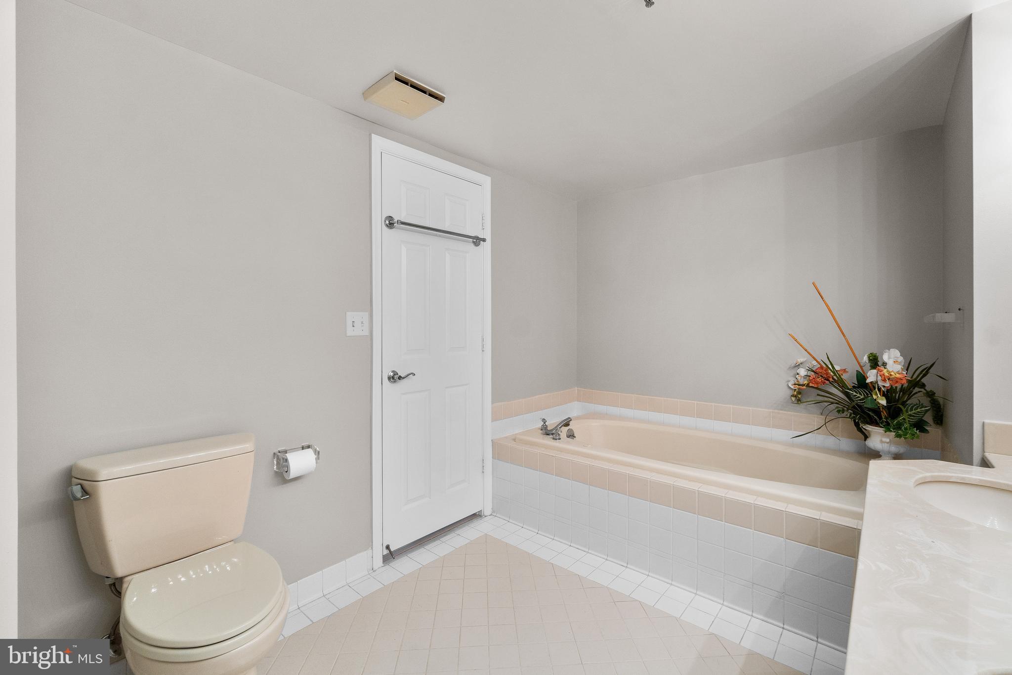 THE WISCONSIN - Residential