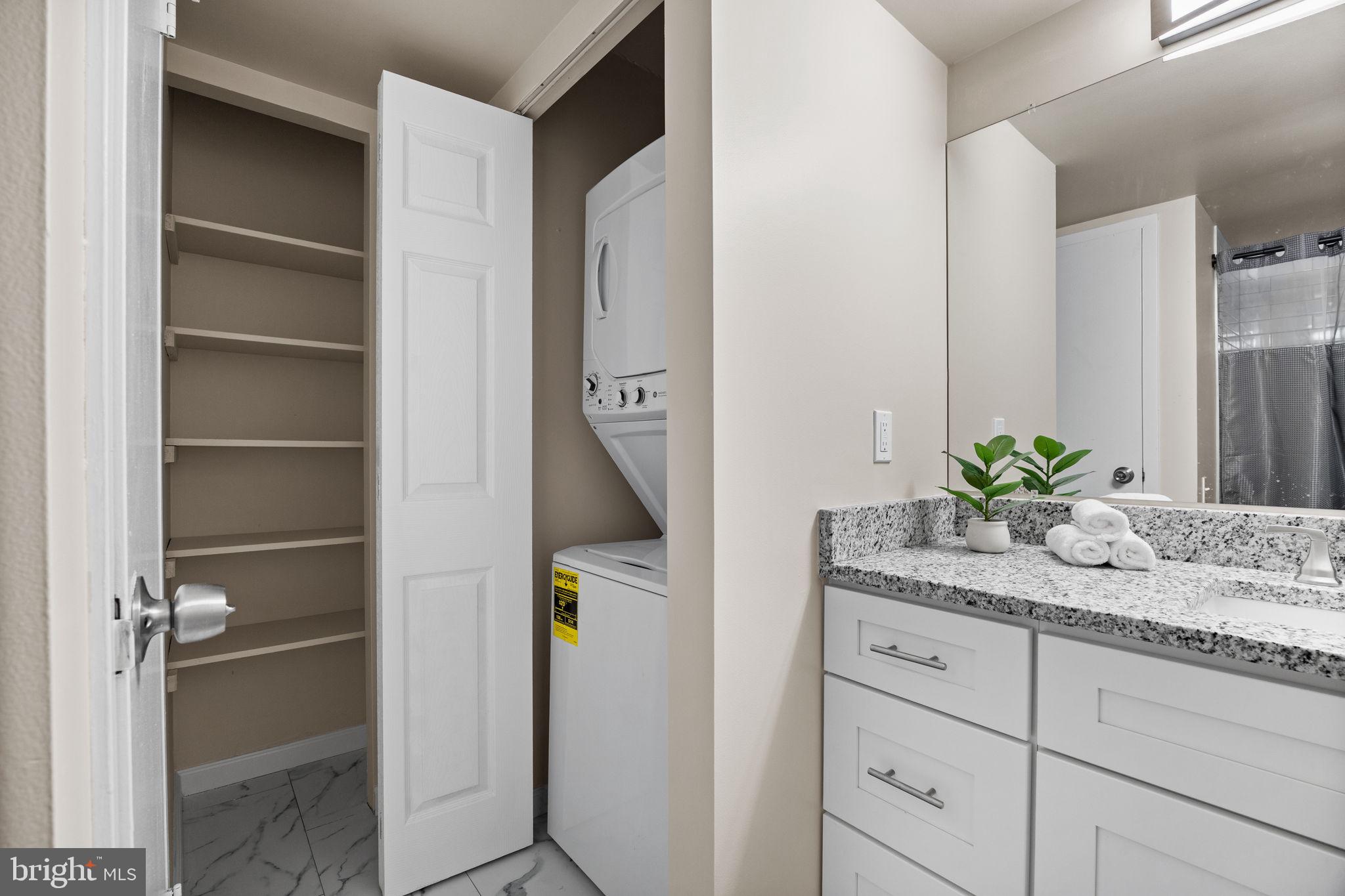 AVENUE OF THE ARTS - Residential