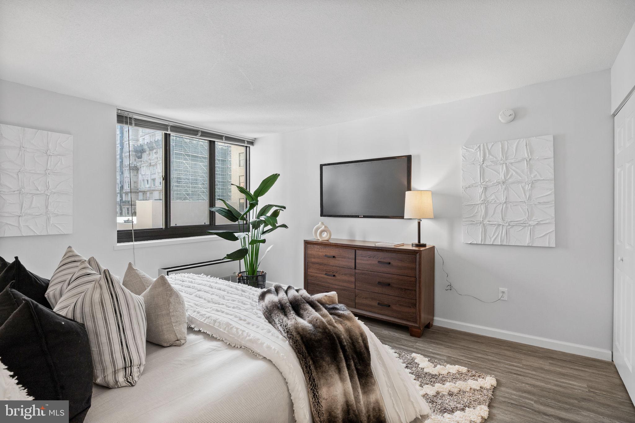 AVENUE OF THE ARTS - Residential