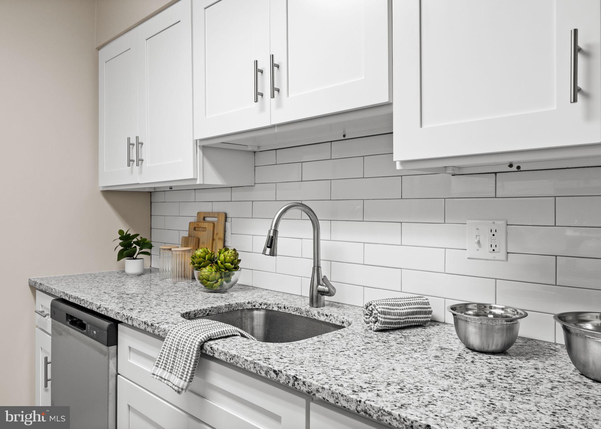 AVENUE OF THE ARTS - Residential