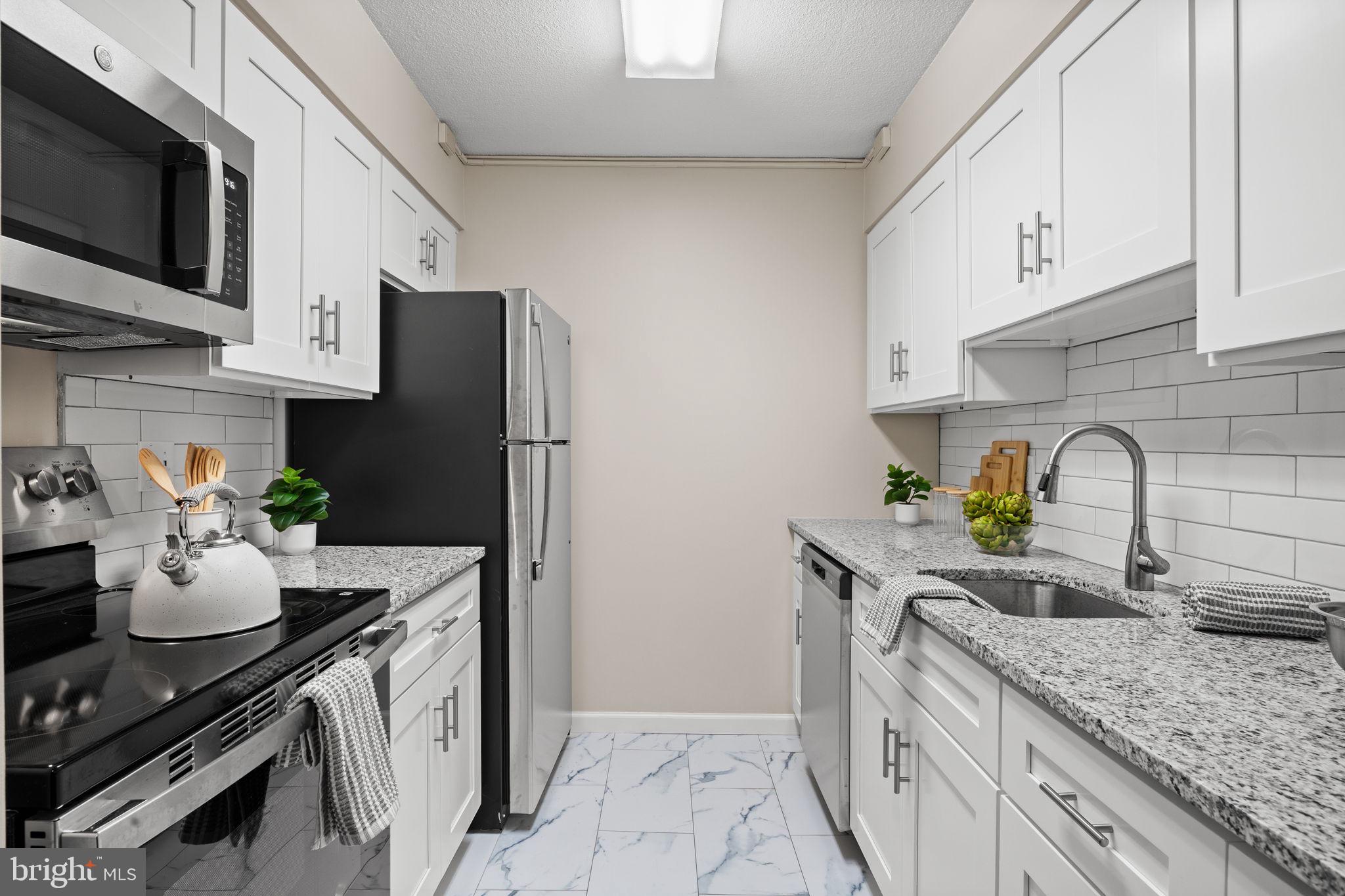 AVENUE OF THE ARTS - Residential