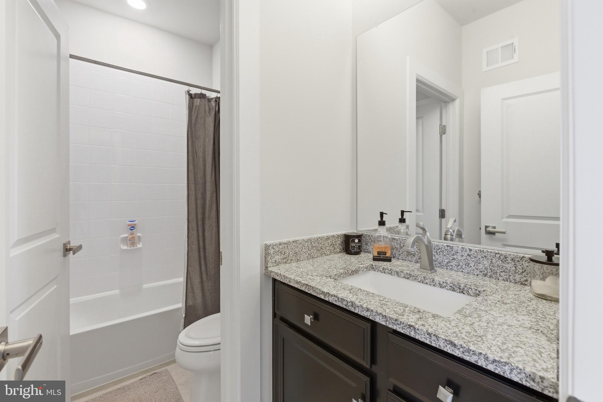 OAK CREEK CLUB - Residential