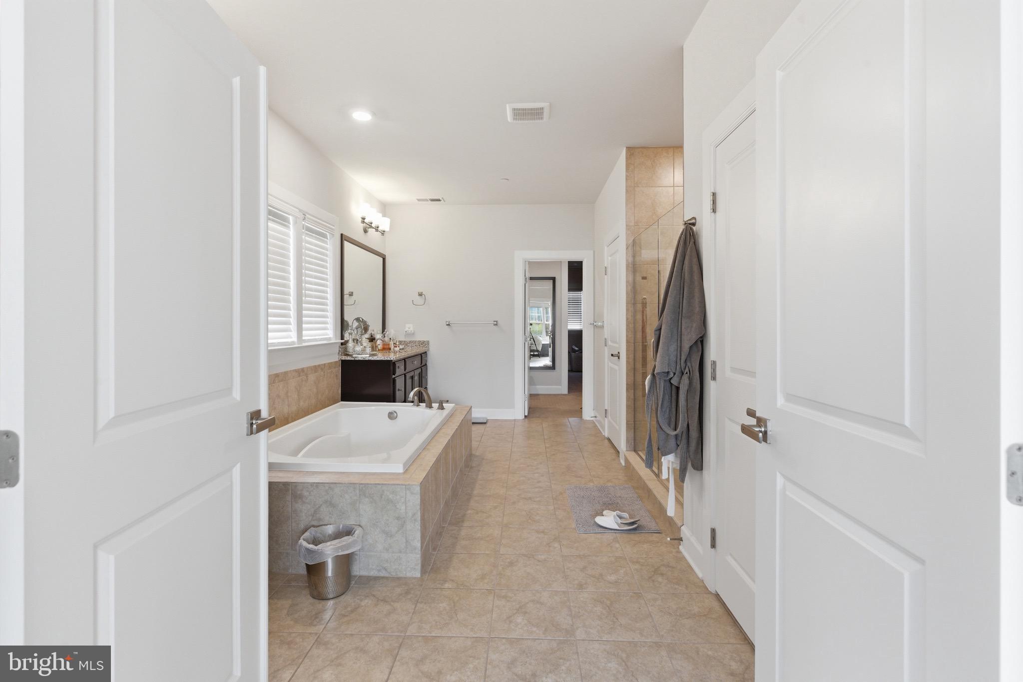 OAK CREEK CLUB - Residential