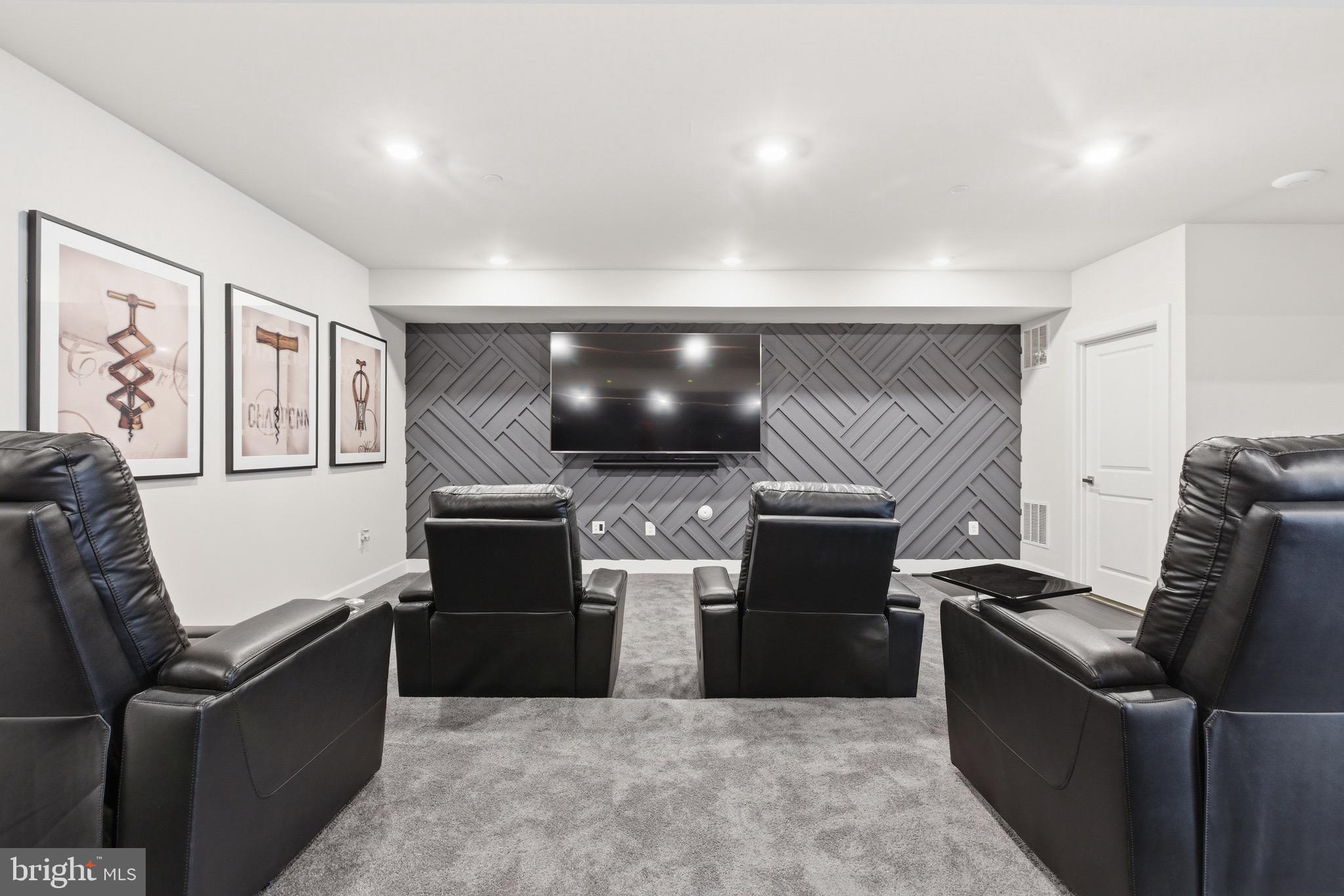 OAK CREEK CLUB - Residential