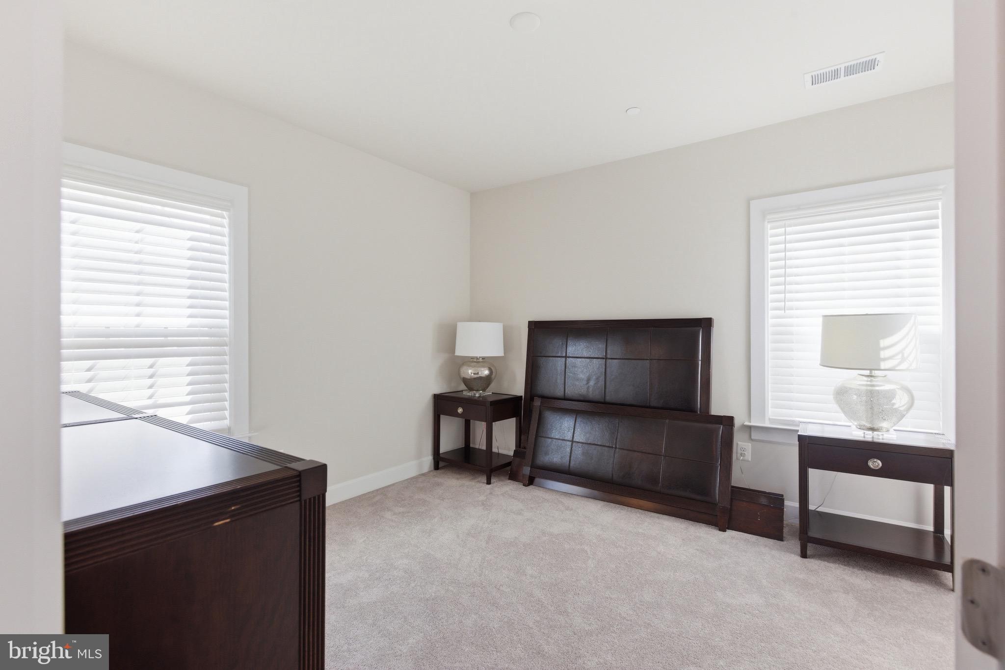 OAK CREEK CLUB - Residential