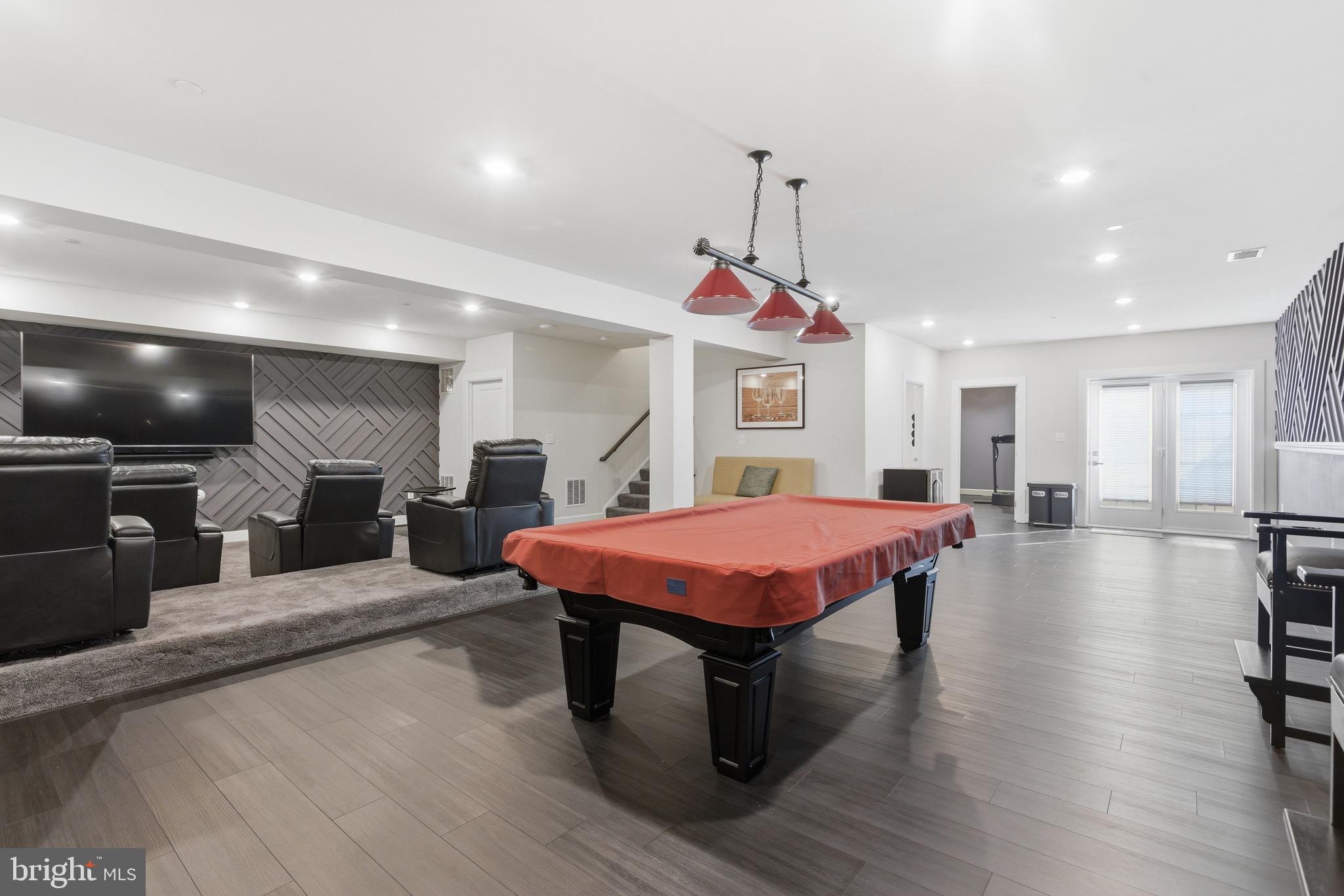 OAK CREEK CLUB - Residential