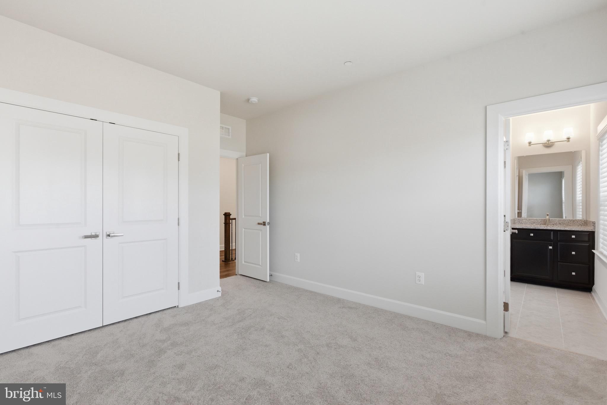 OAK CREEK CLUB - Residential