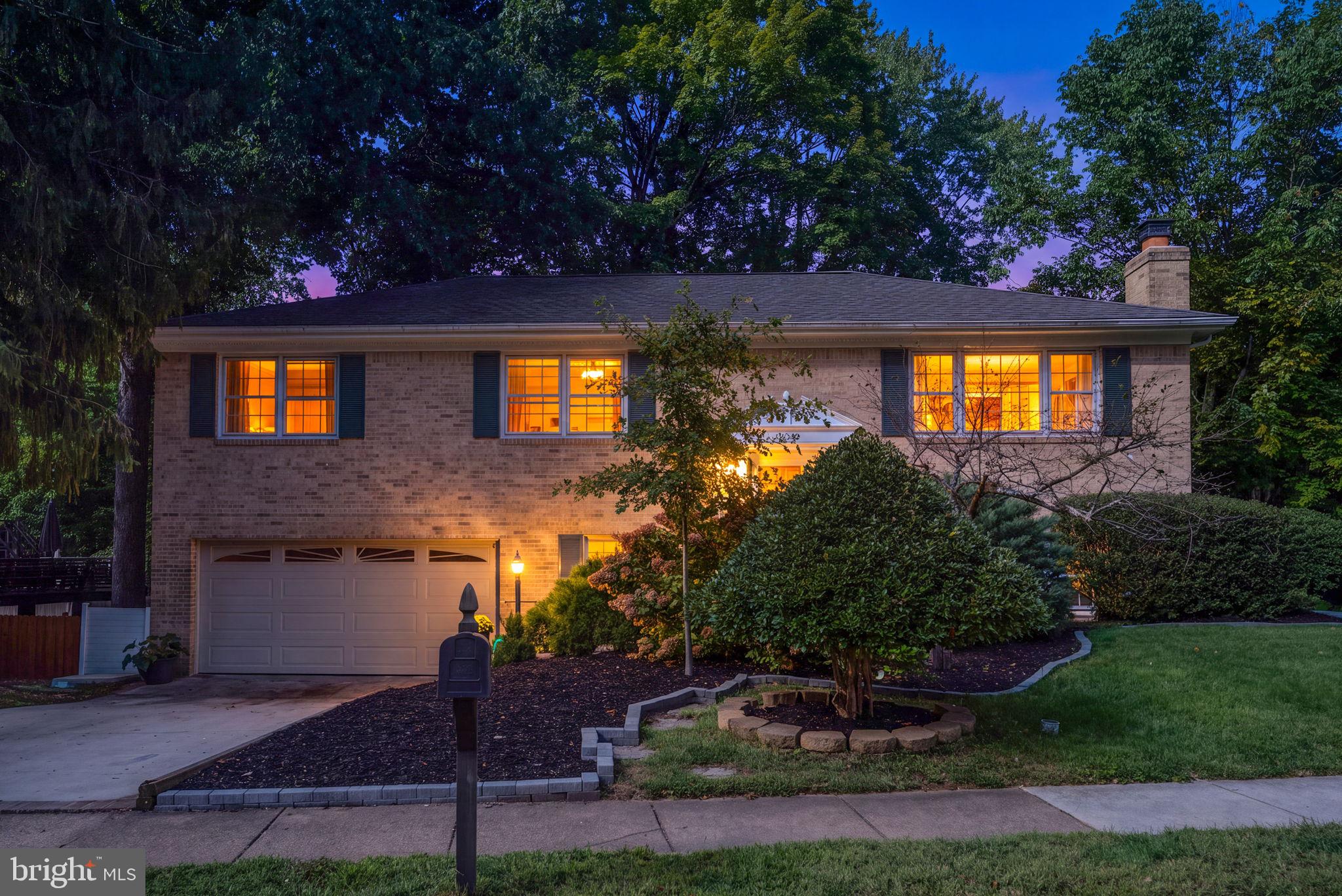 15904 FAIRWAY DRIVE