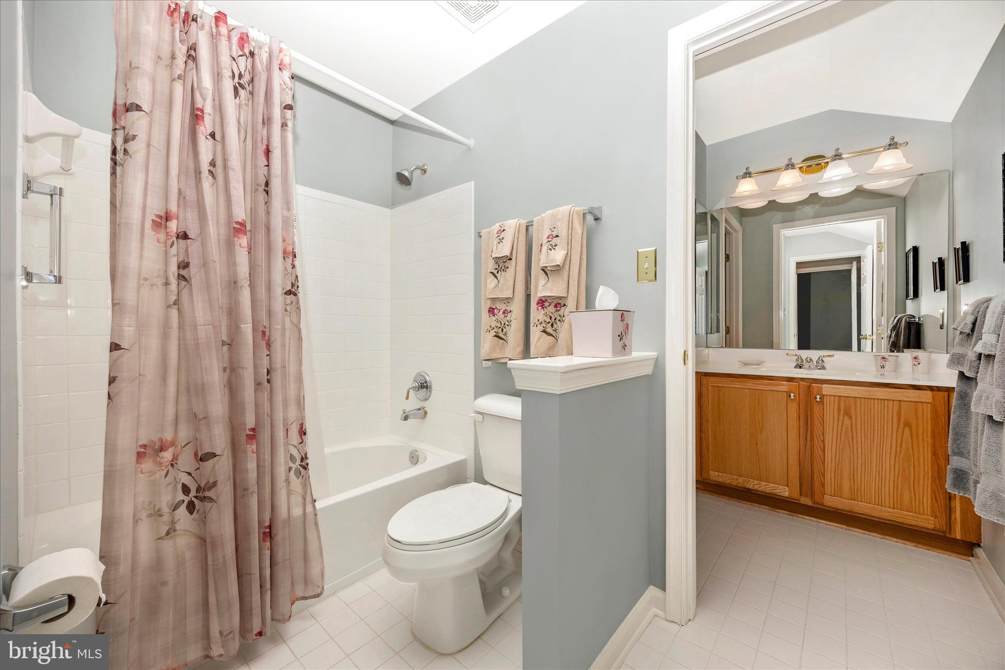 SIGNATURE CLUB AT GREENVIEW - Residential