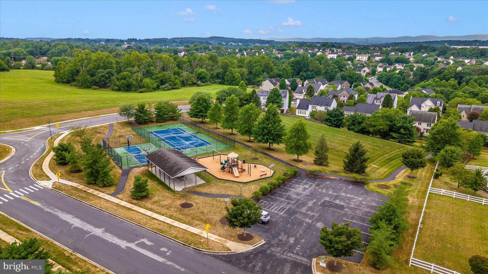 SIGNATURE CLUB AT GREENVIEW - Residential