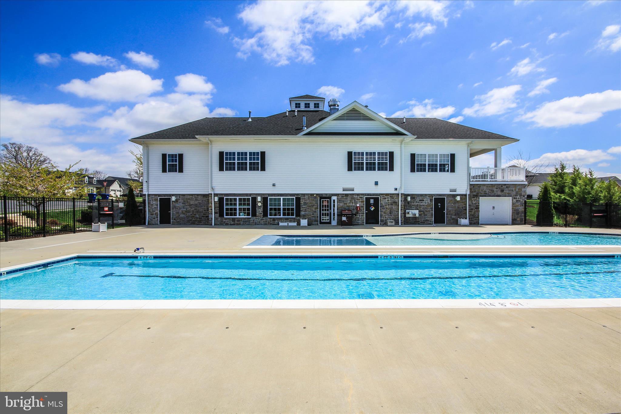 SIGNATURE CLUB AT GREENVIEW - Residential